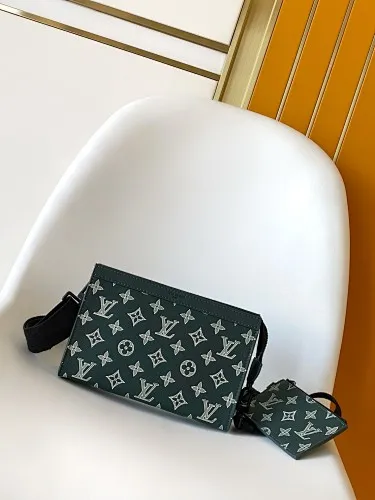 All categories 💚 Top version men’s bags 💚 LV 2025 new LV crossbody bag