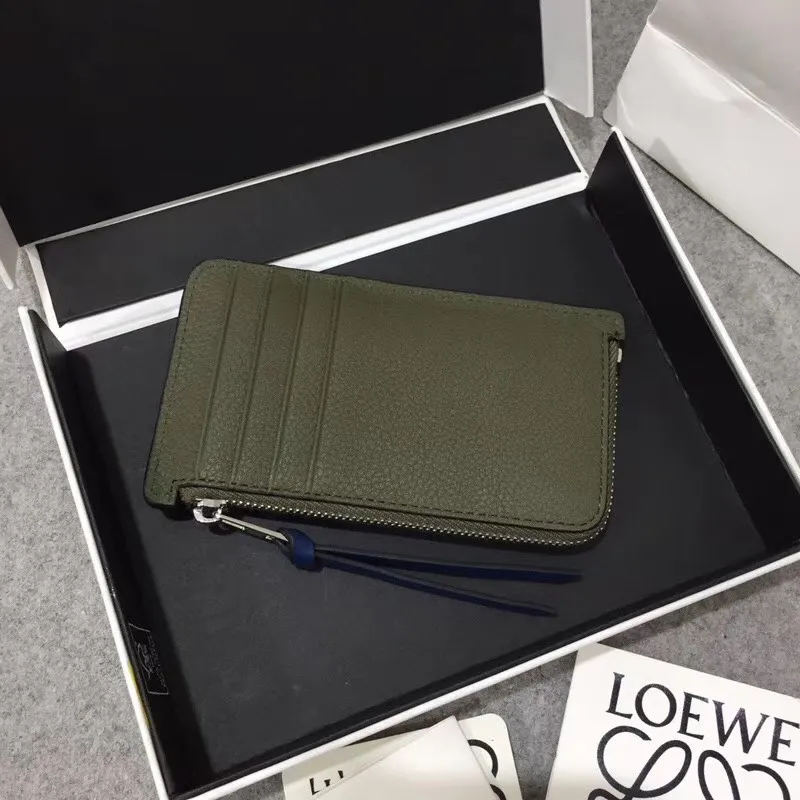 480💰 Color-blocked zippered card holder is made of soft pique calfskin and contrasting calfskin. There are card slots and zipper pockets on both sides, which can hold change and cards. It is exquisite and practical. Style number 3611, size 13*7.5