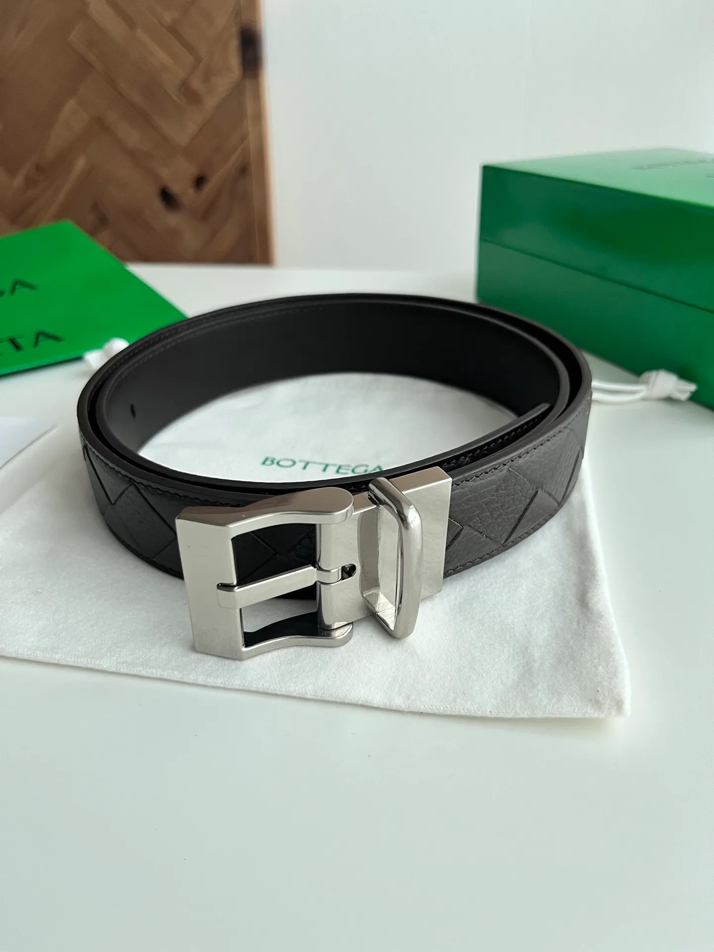 💰560💰Full package💰 💍Purchase level Bv⚡️🌹2025 latest double-sided men's woven belt, pure handmade intreccio large plaid weaving, Italian pebbled calfskin with rotatable buckle design, micro-retro silver pin buckle, width 35MM
