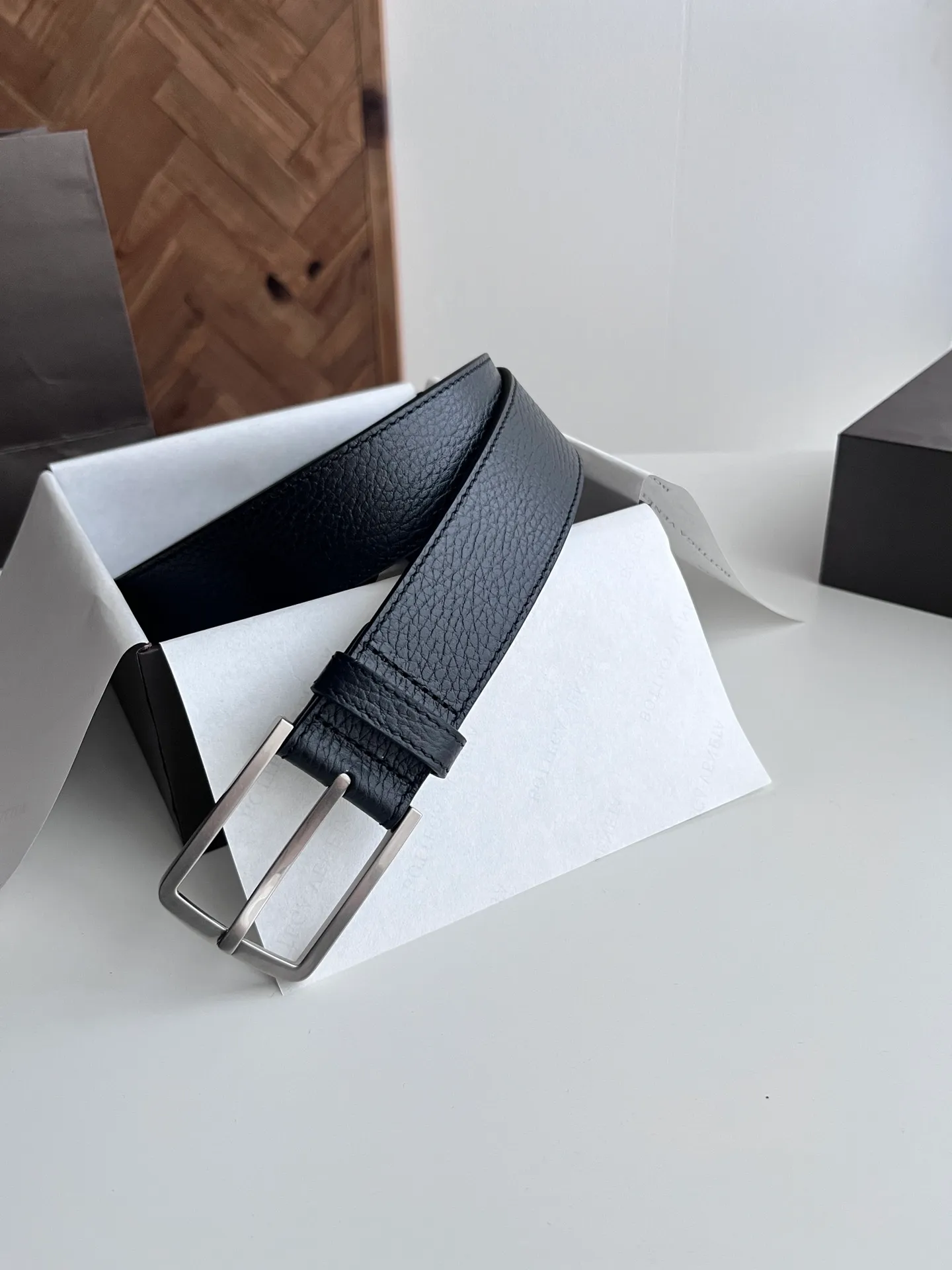 💰502💰Full set of packaging💰 💍Purchase level Bv⚡️🌹2025 latest men's flat belt, double-sided Italian pebbled calfskin with vacuum gun-colored pin buckle, logo on the side⚡️🌹Width 35MM