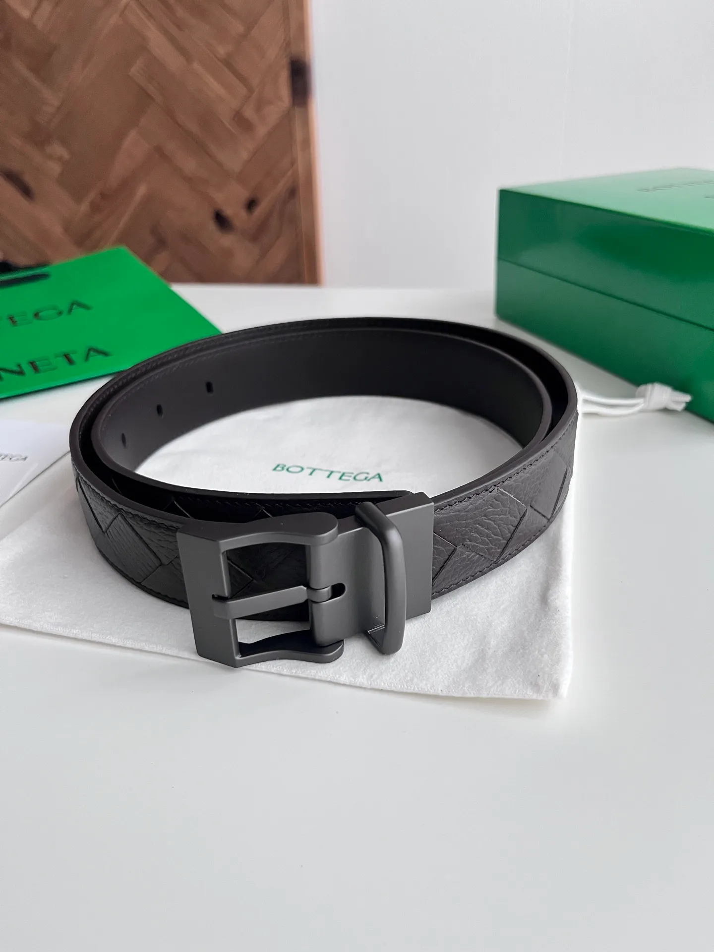 💰560💰Full package💰 💍Purchase level Bv⚡️🌹2025 latest double-sided men's woven belt, pure handmade intreccio large plaid weaving, Italian pebbled calfskin with rotatable buckle design, micro-retro silver pin buckle, width 35MM