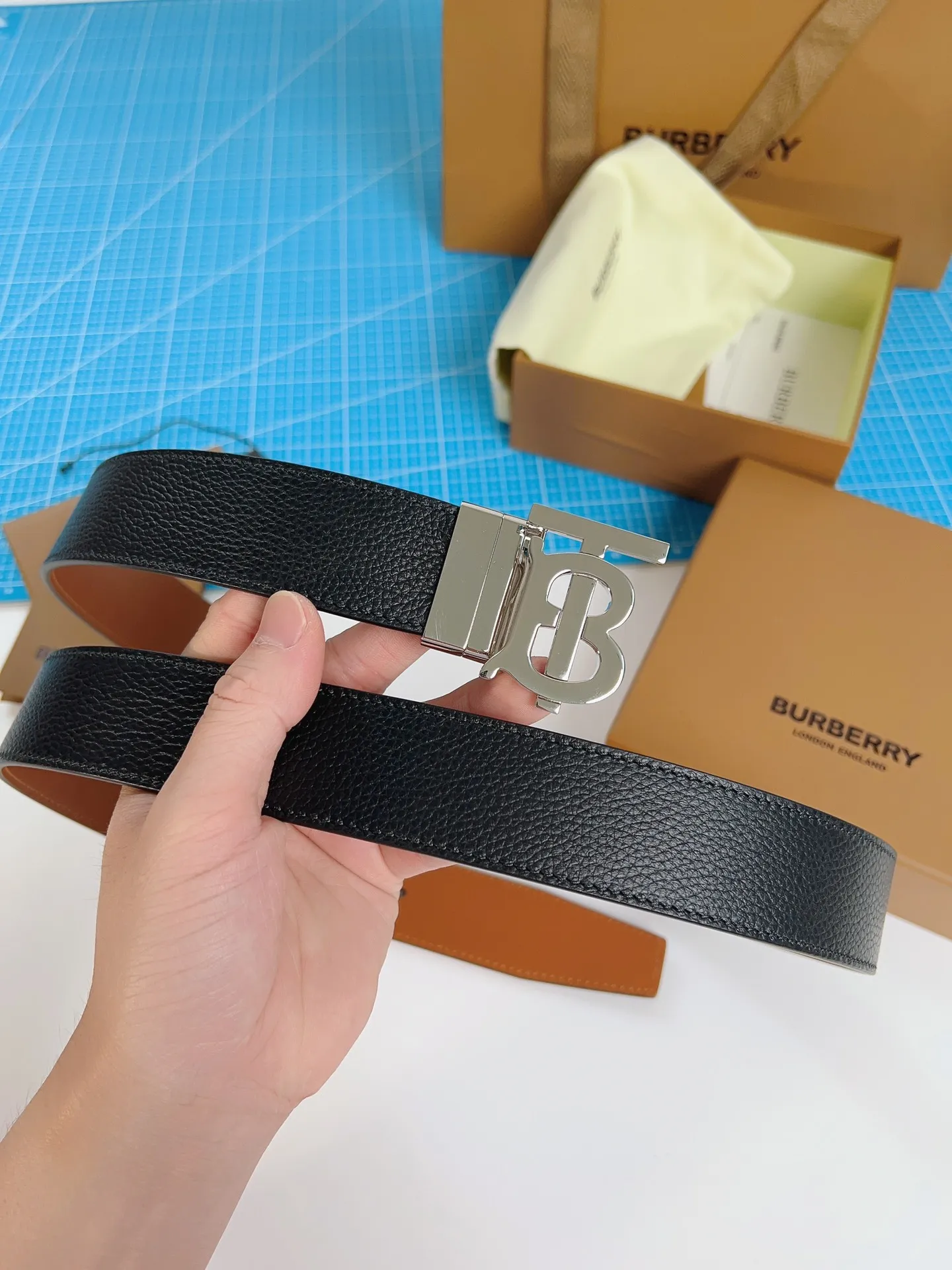 💰460💰Authentic packaging💰 💍Purchase grade "Burberry" Burberry🇬🇧British original leather, black cowhide. There is no doubt about the quality. There is no better, only the best. Size 3.5 cm