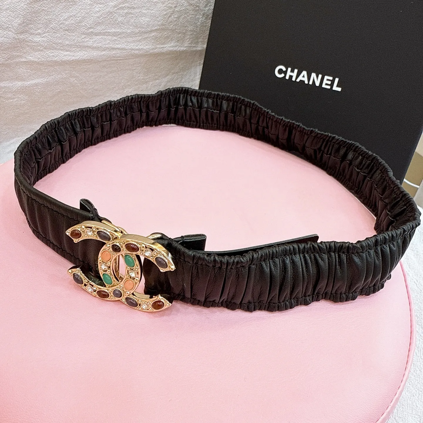 💰440💰Full package💰 💍Purchasing level Chanel⚡️🌹cc color cat stone rhinestone resin brass logo buckle calfskin silver metal and gold metal 3.0cm high quality elastic versatile elegant code number including buckle S=65cm total length (available 75, 80, 85) M=70cm L =75cm XL=80cm, one size can be used in 3 to 4 sizes!