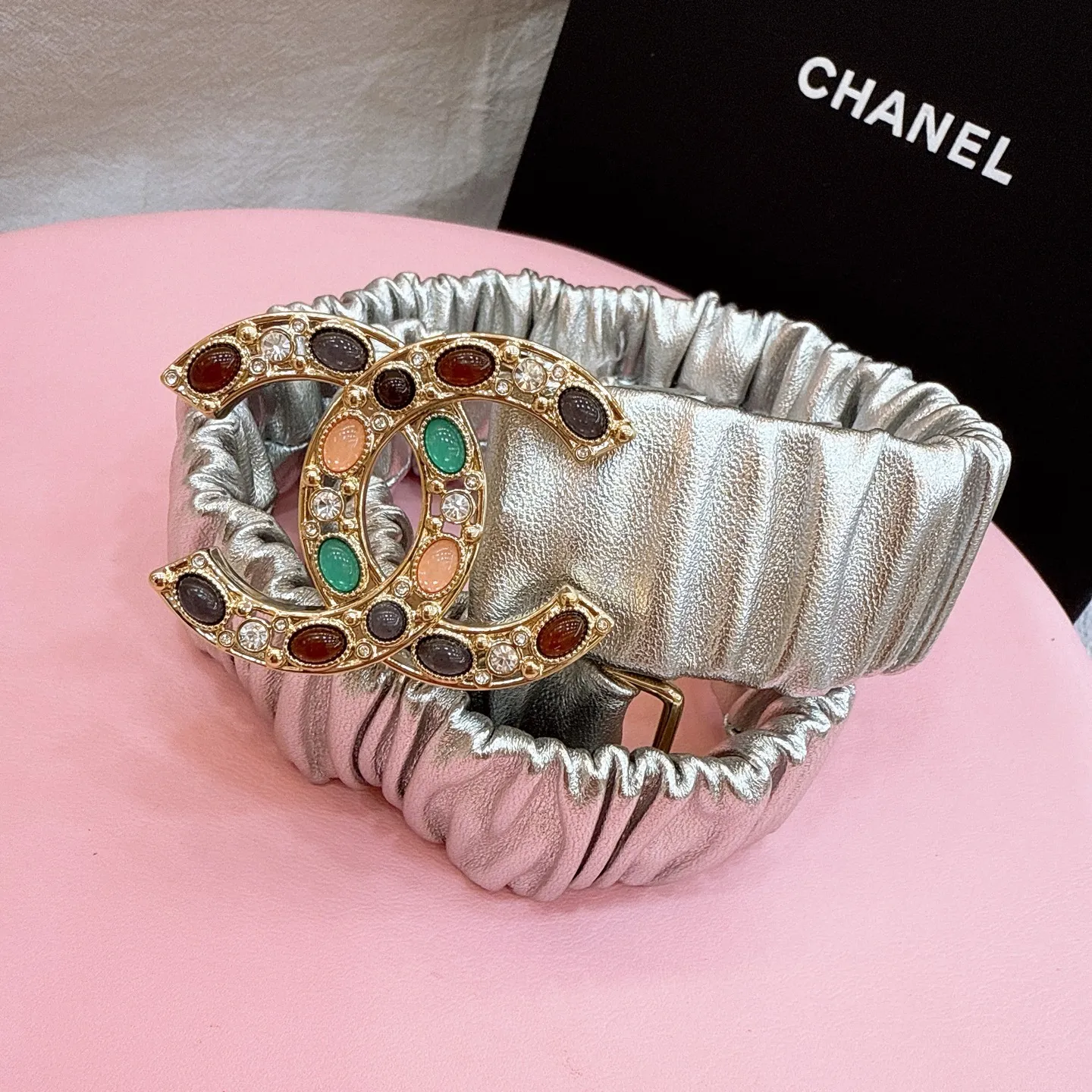 💰440💰Full package💰 💍Purchasing level Chanel⚡️🌹cc color cat stone rhinestone resin brass logo buckle calfskin silver metal and gold metal 3.0cm high quality elastic versatile elegant code number including buckle S=65cm total length (available 75, 80, 85) M=70cm L =75cm XL=80cm, one size can be used in 3 to 4 sizes!