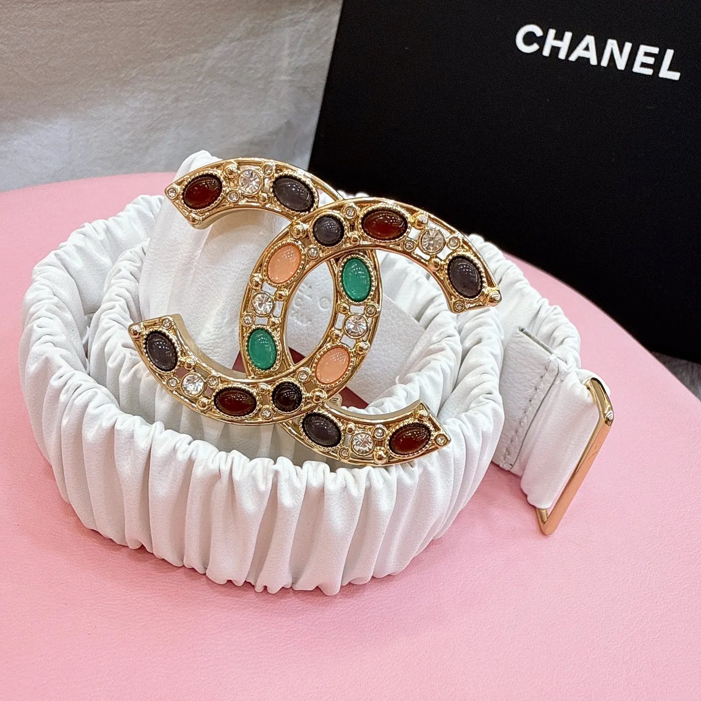 💰440💰Full package💰 💍Purchasing level Chanel⚡️🌹cc color cat stone rhinestone resin brass logo buckle calfskin silver metal and gold metal 3.0cm high quality elastic versatile elegant code number including buckle S=65cm total length (available 75, 80, 85) M=70cm L =75cm XL=80cm, one size can be used in 3 to 4 sizes!