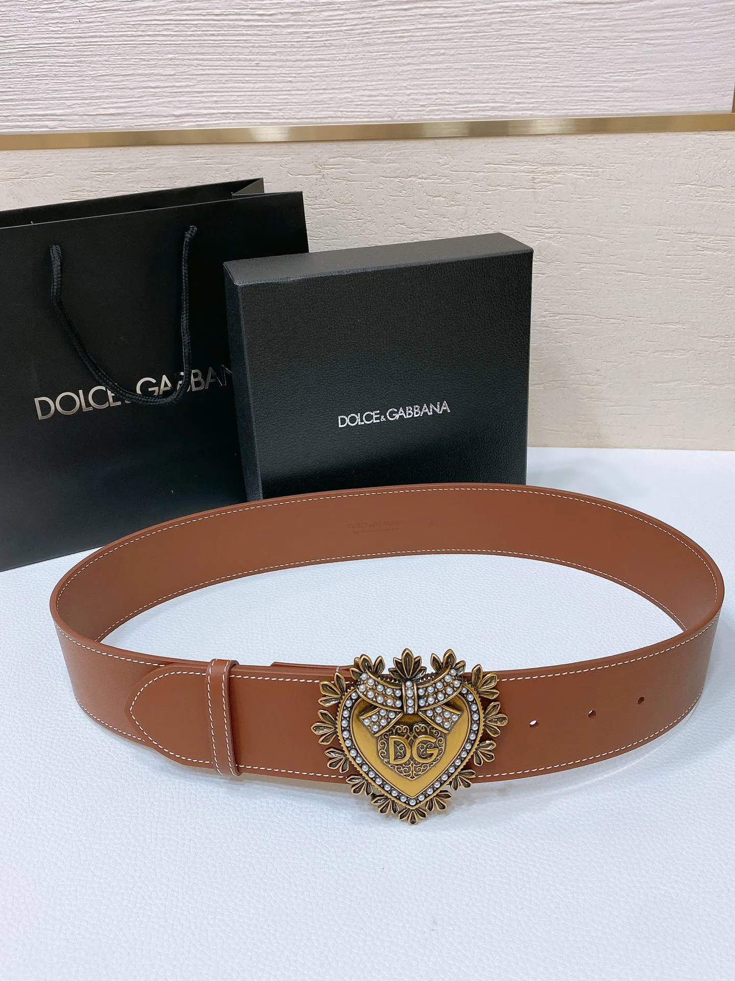 💰560💰Full package💰 💍Purchase grade DG Dolce & Gabbana, DG rhinestone logo love calfskin belt • Point buckle opening and closing below the buckle, imported original patent leather fabric black cowhide with DG simple buckle, fashionable and versatile 5.0cm