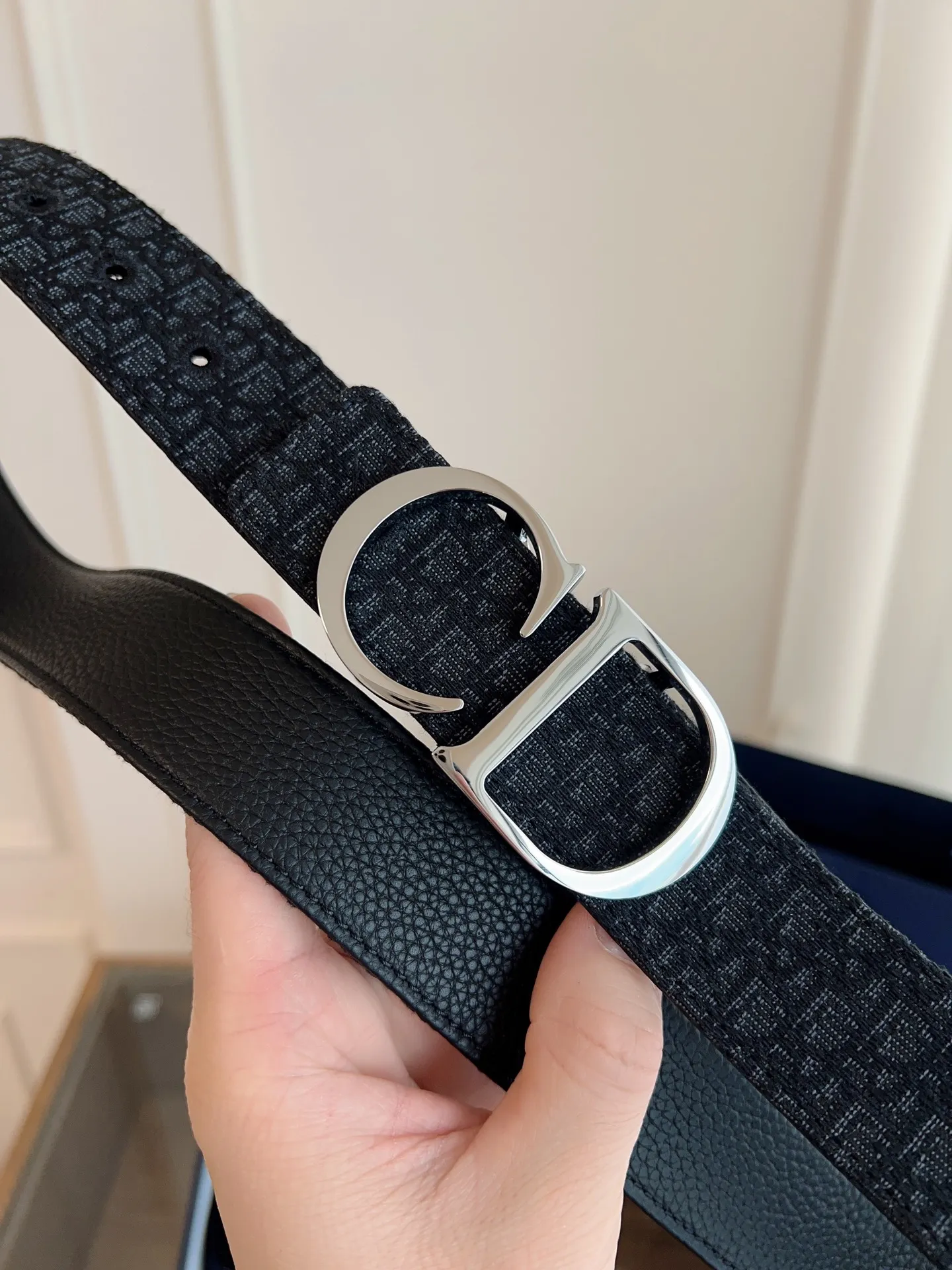 💰480💰Full package💰 💍Purchasing agent level "DIOR" Dior/enhanced version🇫🇷French original leather, Oblique small blue cloth/black cowhide. There is no doubt about the quality. There is no better, only the best. Size 3.5 cm