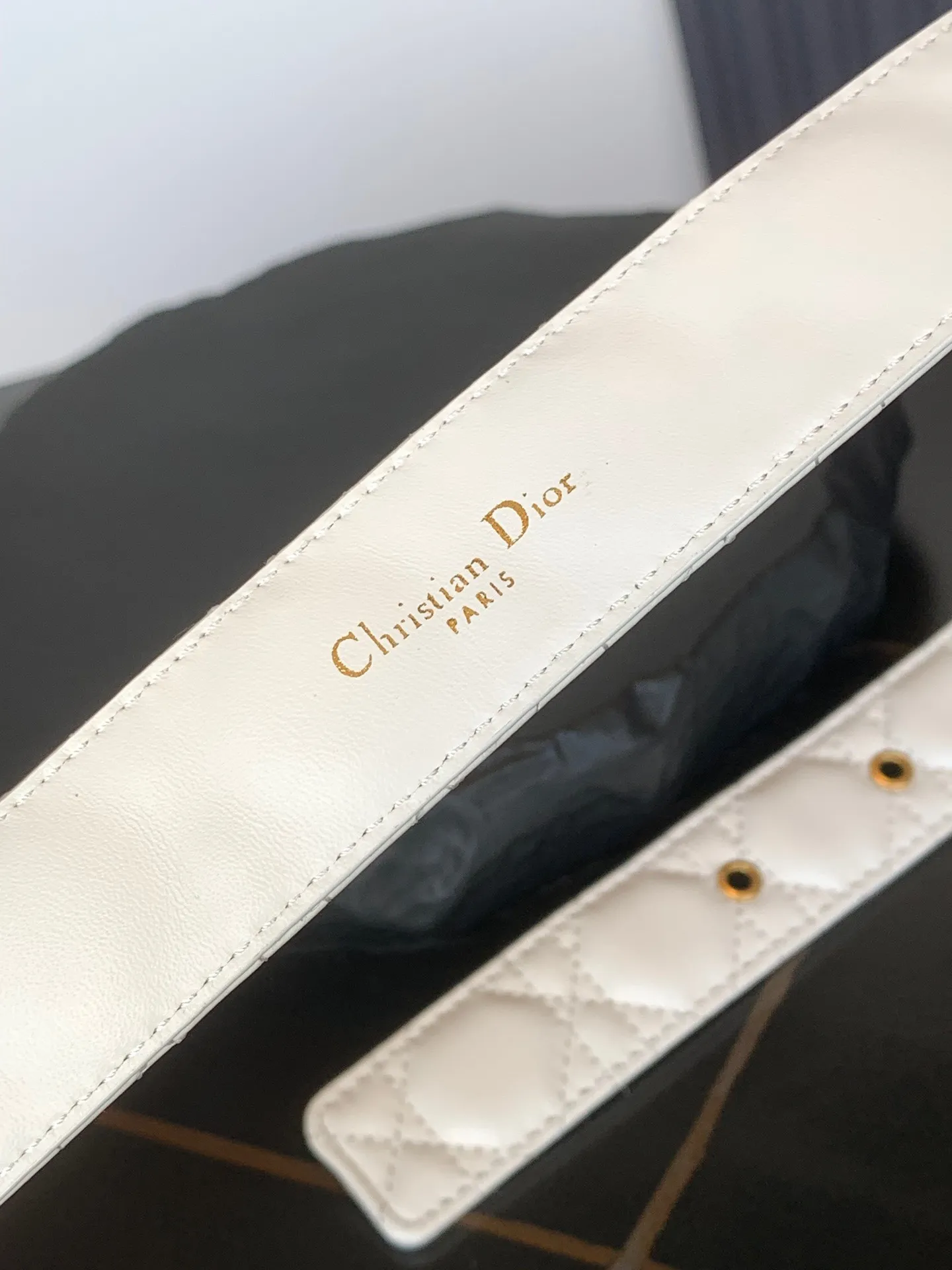 💰480💰Full set of packaging💰 💍Purchase level Dior⚡️🌹Special contribution for private goods! Belt width 3.0cm "D-Fence" calfskin with vintage metal logo. The leather is very tough and the wiring is very solid. The quality must be top notch👍🏻 and cannot be faulted!