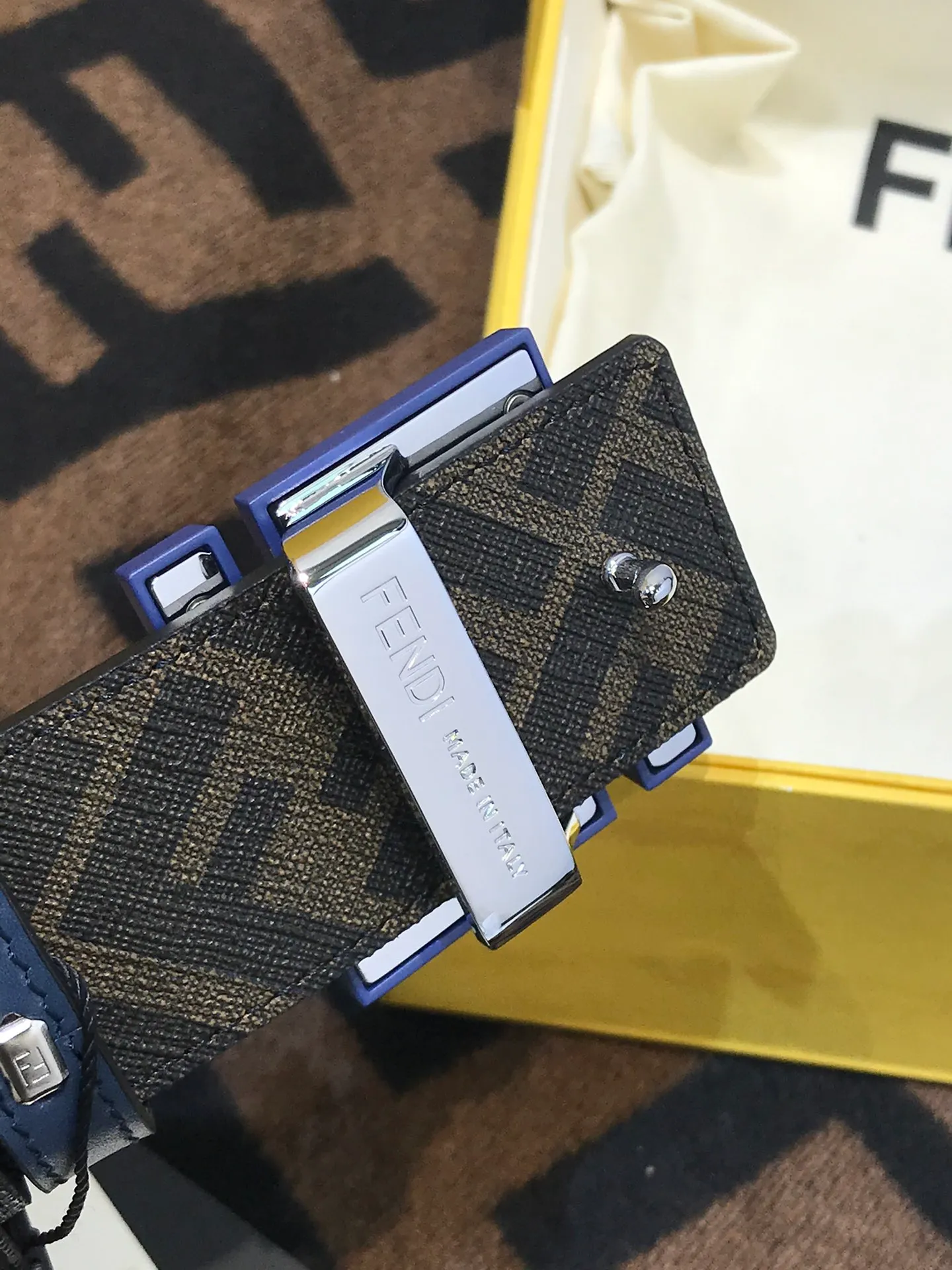 💰520💰Full set of packaging💰 💍Purchase grade Fendi 38 MM wide, supports NFC chip scanning, logo-shaped belt, original F brushed gun color rivet buckle, imported original calf pattern with presbyopia, soft touch, gold-plated surface metal products, quality assurance, details are not market currency!