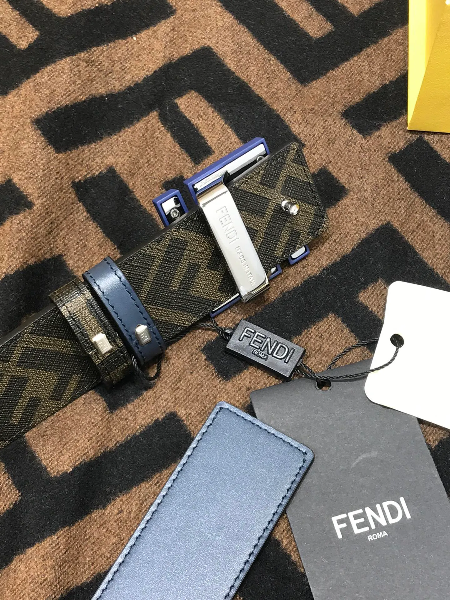 💰520💰Full set of packaging💰 💍Purchase grade Fendi 38 MM wide, supports NFC chip scanning, logo-shaped belt, original F brushed gun color rivet buckle, imported original calf pattern with presbyopia, soft touch, gold-plated surface metal products, quality assurance, details are not market currency!