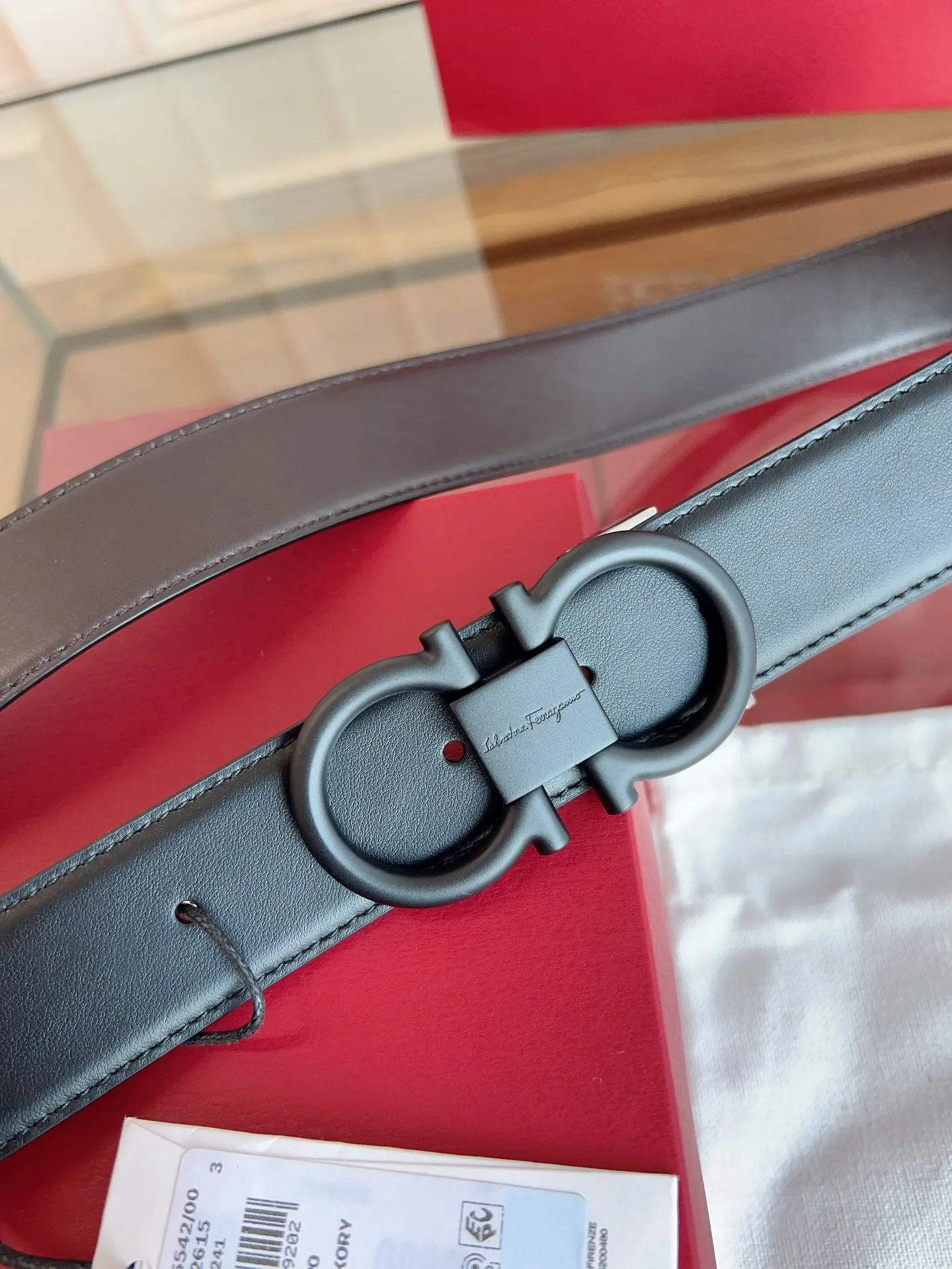 💰440💰Full set of packaging💰 💍Purchase grade Ferragamo 3.5cm original leather. Precision brass hardware upgraded version nfc chip, genuine factory IP plating! Original match