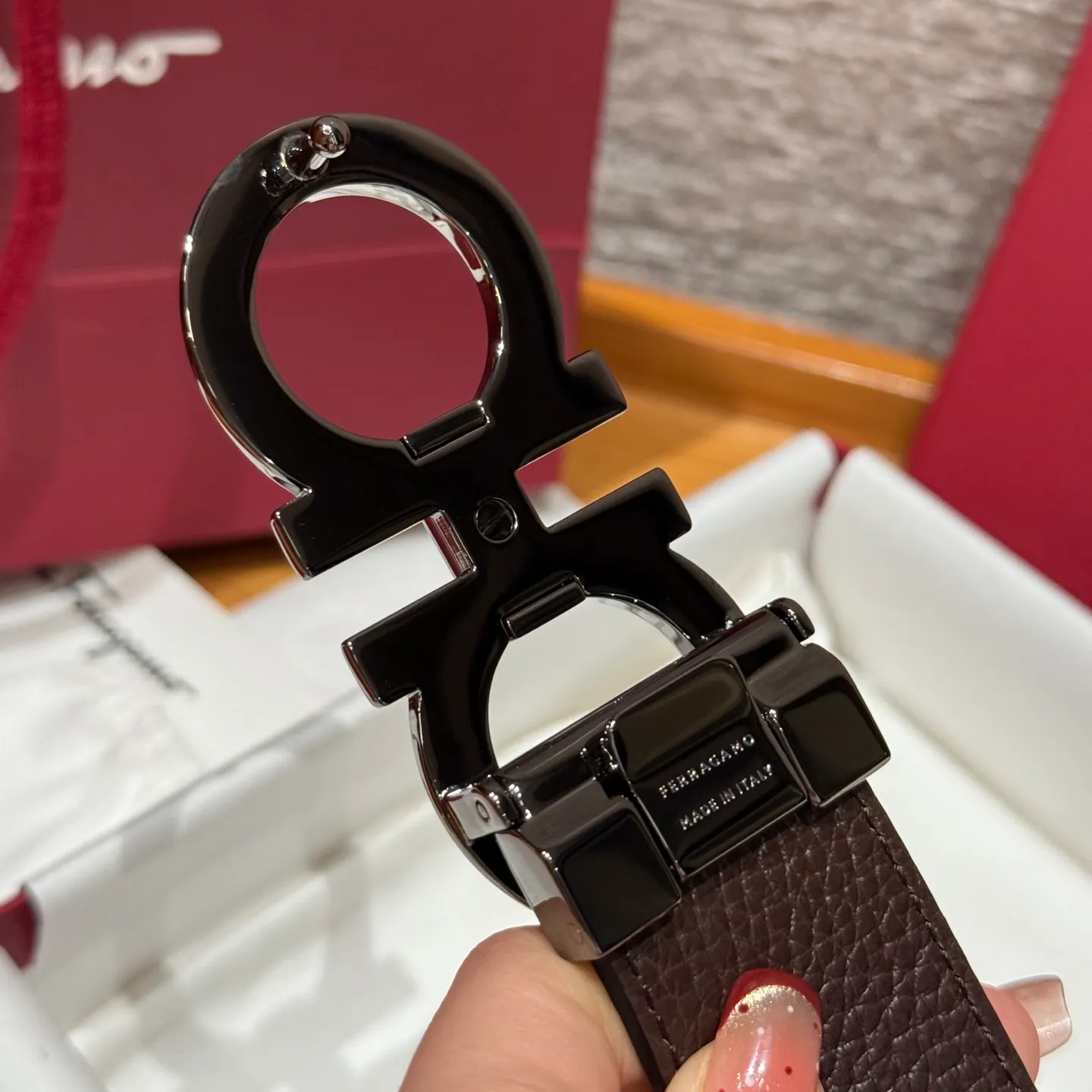 💰440💰Complete package💰 💍Purchase-grade Ferragamo⚡️🌹Double-sided Italian imported original black matching☕️New high-quality palladium-plated buckle Width 35mm Double-sided usable The belt is adjustable and can be cut as needed to achieve a slimming effect