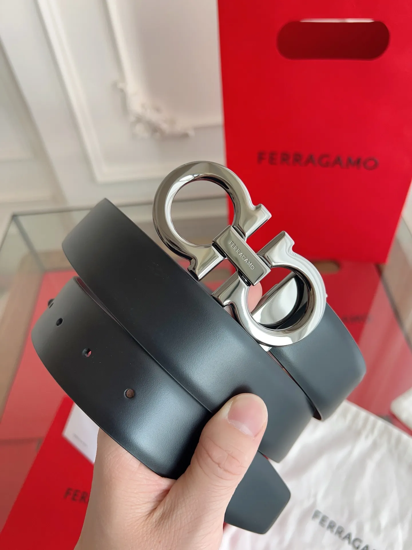 💰440💰Full set of packaging💰 💍Purchase grade Ferragamo 3.5cm original leather. Precision brass hardware upgraded version nfc chip, genuine factory IP plating! Original match
