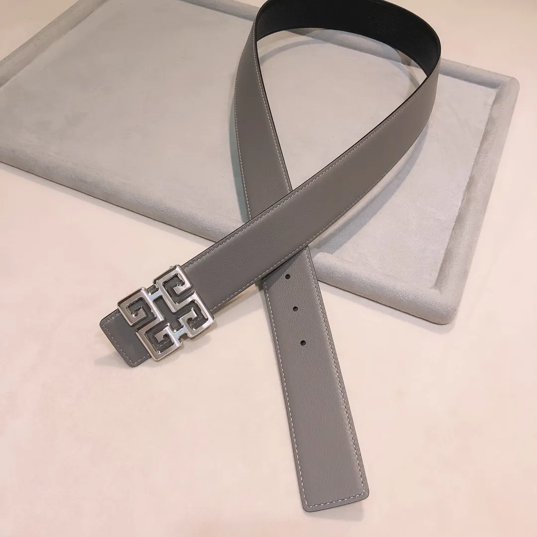 💰480💰Full package💰 💍Purchase level Givenchy·GIVENCHY⚡️Rare men's belt👊New checkered Western Tang grass style with first-layer cowhide⚡️Double-sided📰Can be applied to most occasions for men👍Low-key appearance design, more suitable for sale on major e-commerce platforms⚡️Size 4.0CM