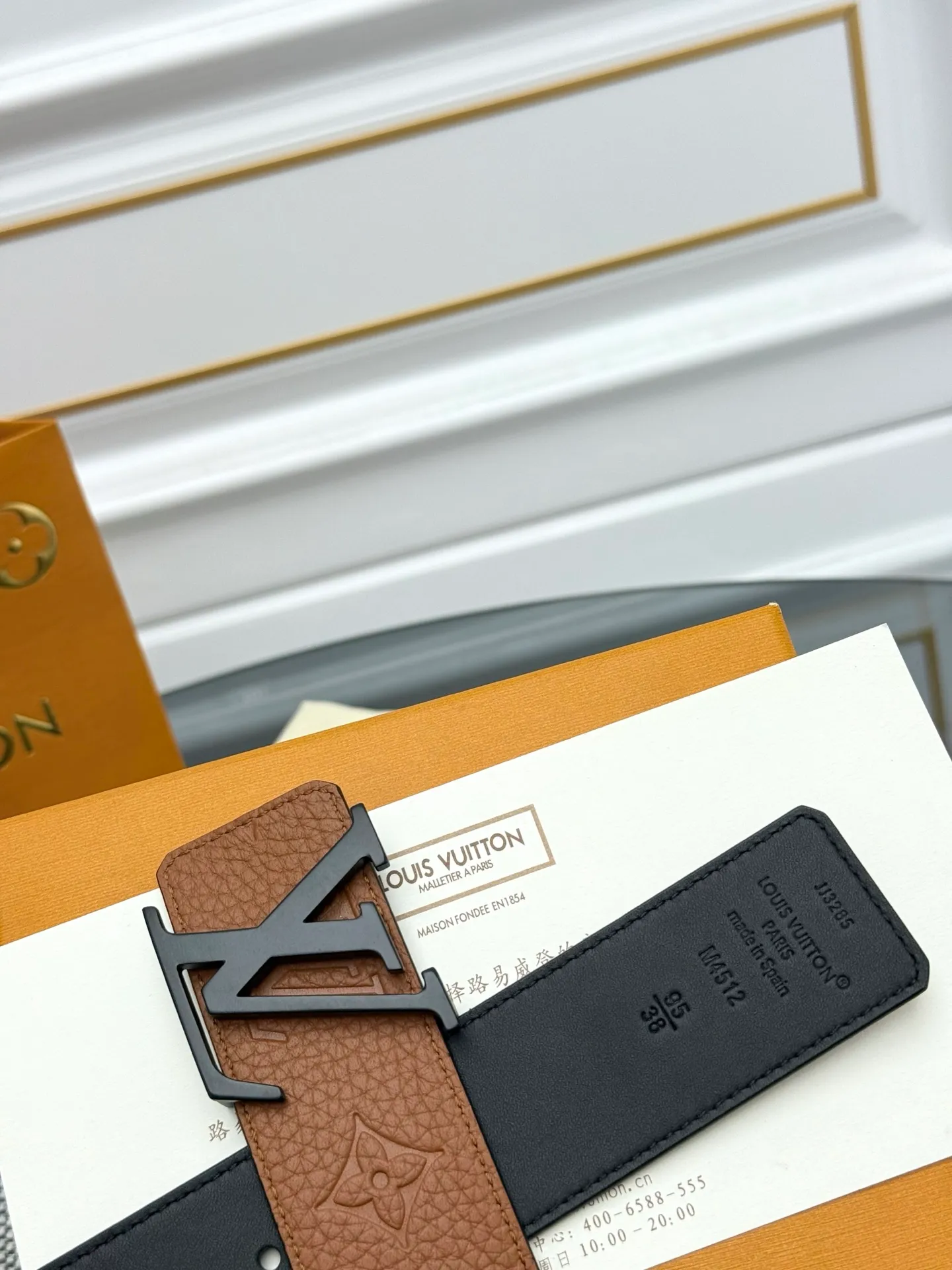 💰520💰Full package💰 💍Purchase level LV⚡️🌹Trendy men's wear New belt L V NEW Width 4cm The belt surface is made of imported Togo pebbles embossed with floral patterns. Pure black original calfskin bottom. Excellent hand feel. Paired with exquisite buckles of the same color as the belt. Multi-color🉑selected. Matches original packaging📦