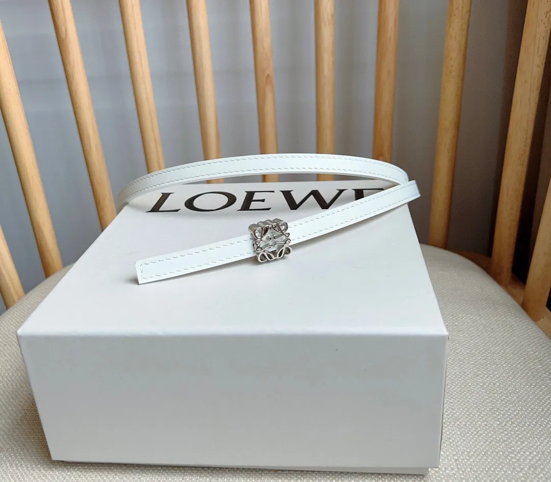 💰440💰Complete package💰 💍Purchasing-grade LOEWE counter's latest belt of the same style [Celebration][Celebration] Made of smooth cow leather double-sided belt, bright Anagram cube pin buckle, five-hole adjustment, excellent craftsmanship, personalized shape, exquisite material, width: 1.0cm