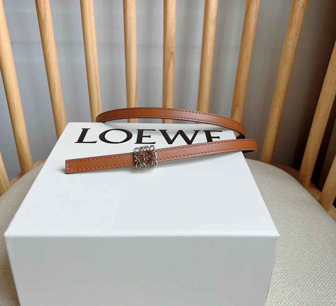 💰440💰Complete package💰 💍Purchasing-grade LOEWE counter's latest belt of the same style [Celebration][Celebration] Made of smooth cow leather double-sided belt, bright Anagram cube pin buckle, five-hole adjustment, excellent craftsmanship, personalized shape, exquisite material, width: 1.0cm