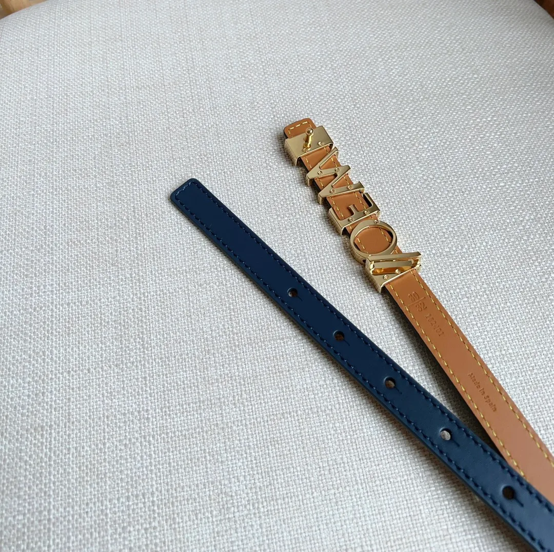 💰440💰Complete package💰 💍Purchasing-grade LOEWE counter latest belt of the same style [Celebration][Celebration] Made of smooth cow leather belt decorated with metal LOEWE belt buckle five-hole adjustment Excellent craftsmanship Personalized shape Exquisite material Width: 1.5cm