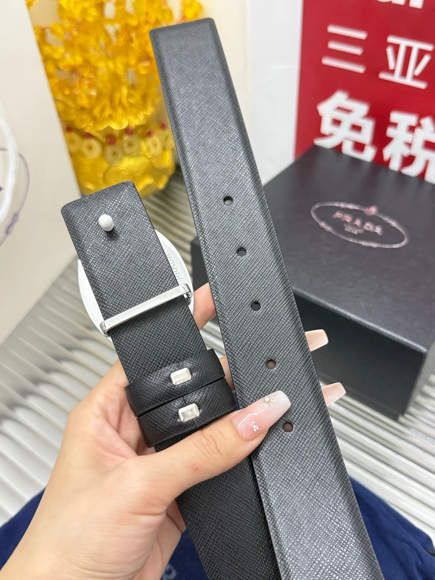 ✅Width: 𝟑.𝟱𝗰𝗺 ❑ PRADA « Comes with a full set 🛍original packaging at the counter » Hanging buckle series, no edge routing, original calfskin + high-quality pure copper hardware buckle P480