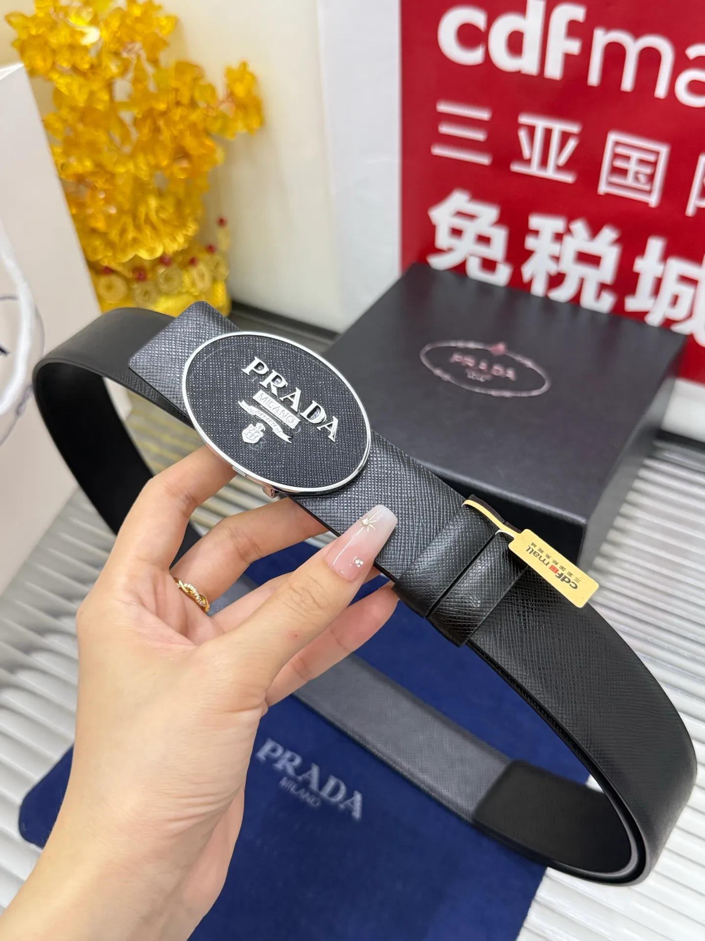 ✅Width: 𝟑.𝟱𝗰𝗺 ❑ PRADA « Comes with a full set 🛍original packaging at the counter » Hanging buckle series, no edge routing, original calfskin + high-quality pure copper hardware buckle P480