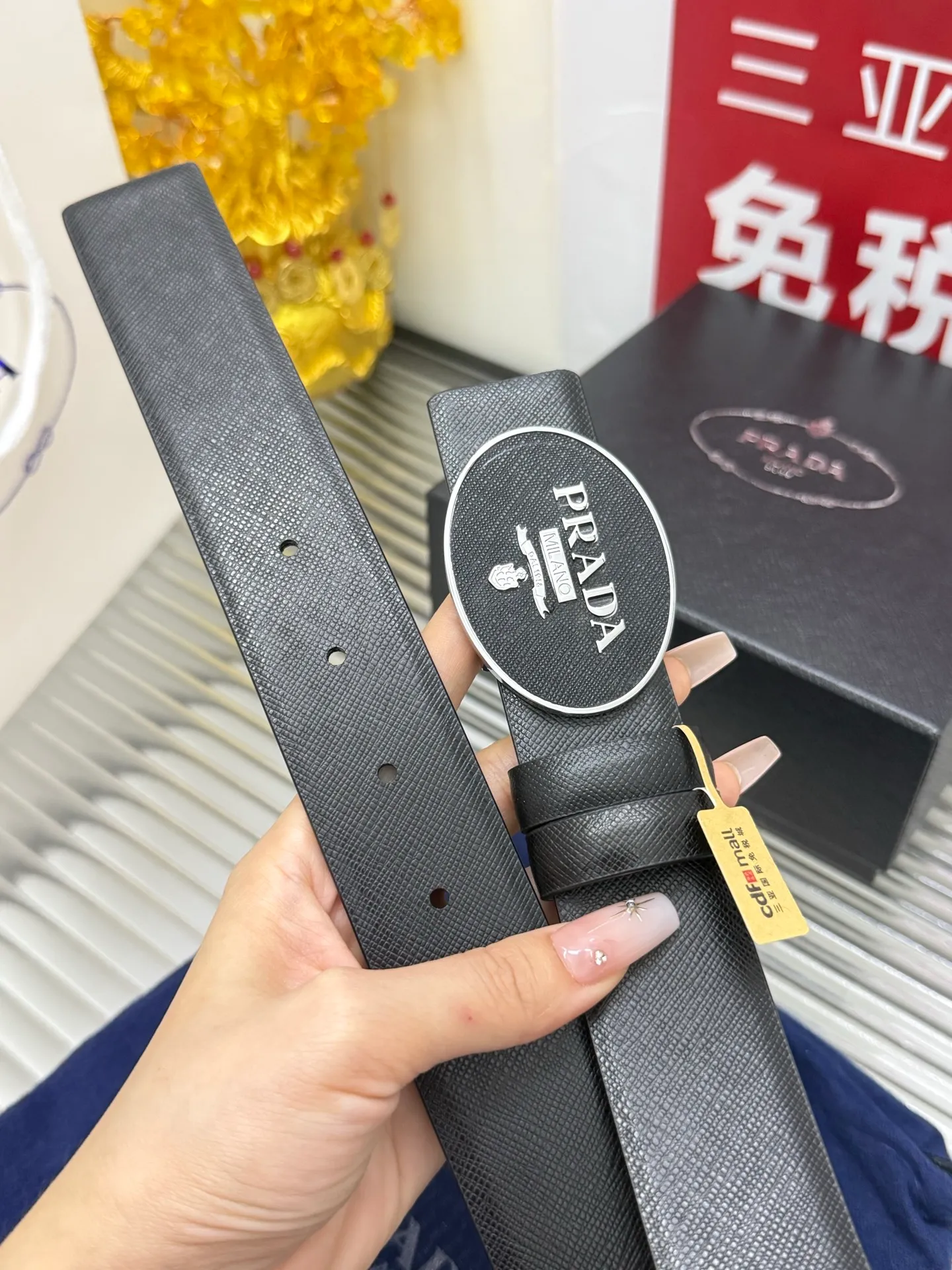 ✅Width: 𝟑.𝟱𝗰𝗺 ❑ PRADA « Comes with a full set 🛍original packaging at the counter » Hanging buckle series, no edge routing, original calfskin + high-quality pure copper hardware buckle P480