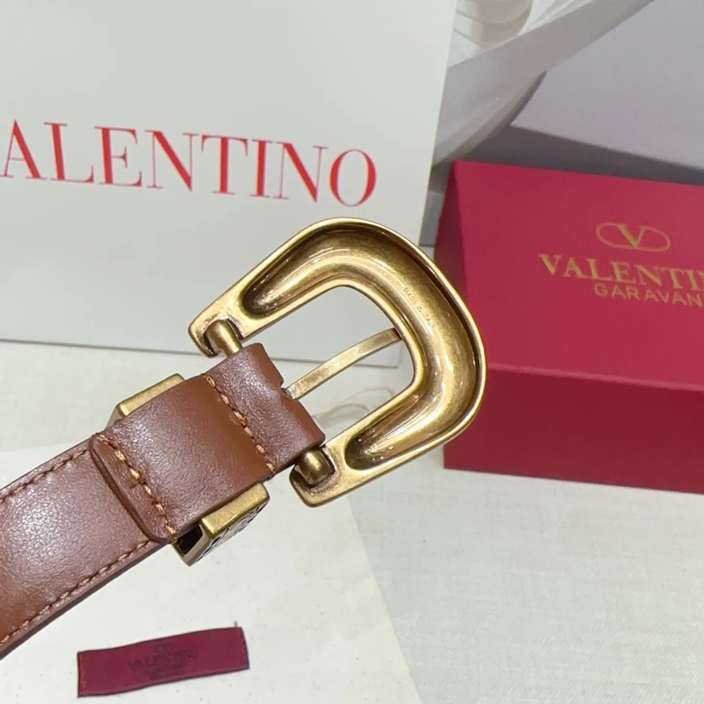 💰460💰Full package💰 💍Purchasing-grade Valentino belt⚡️🌹Width 2.0cm, double-sided first-layer cowhide, length: 75.80.85.90.95.100.Europe, copper five-pin drill buckle mold customization