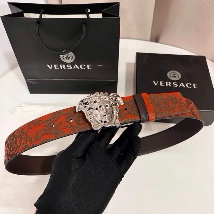 💰480💰Full package💰 💍Purchase level Versace⚡️🌹New style double-sided cow leather belt, one side is decorated with laser Barocco pattern, the other side is solid color, equipped with three-dimensional La Medusa double-sided buckle⚡️🌹Width 4.0cm