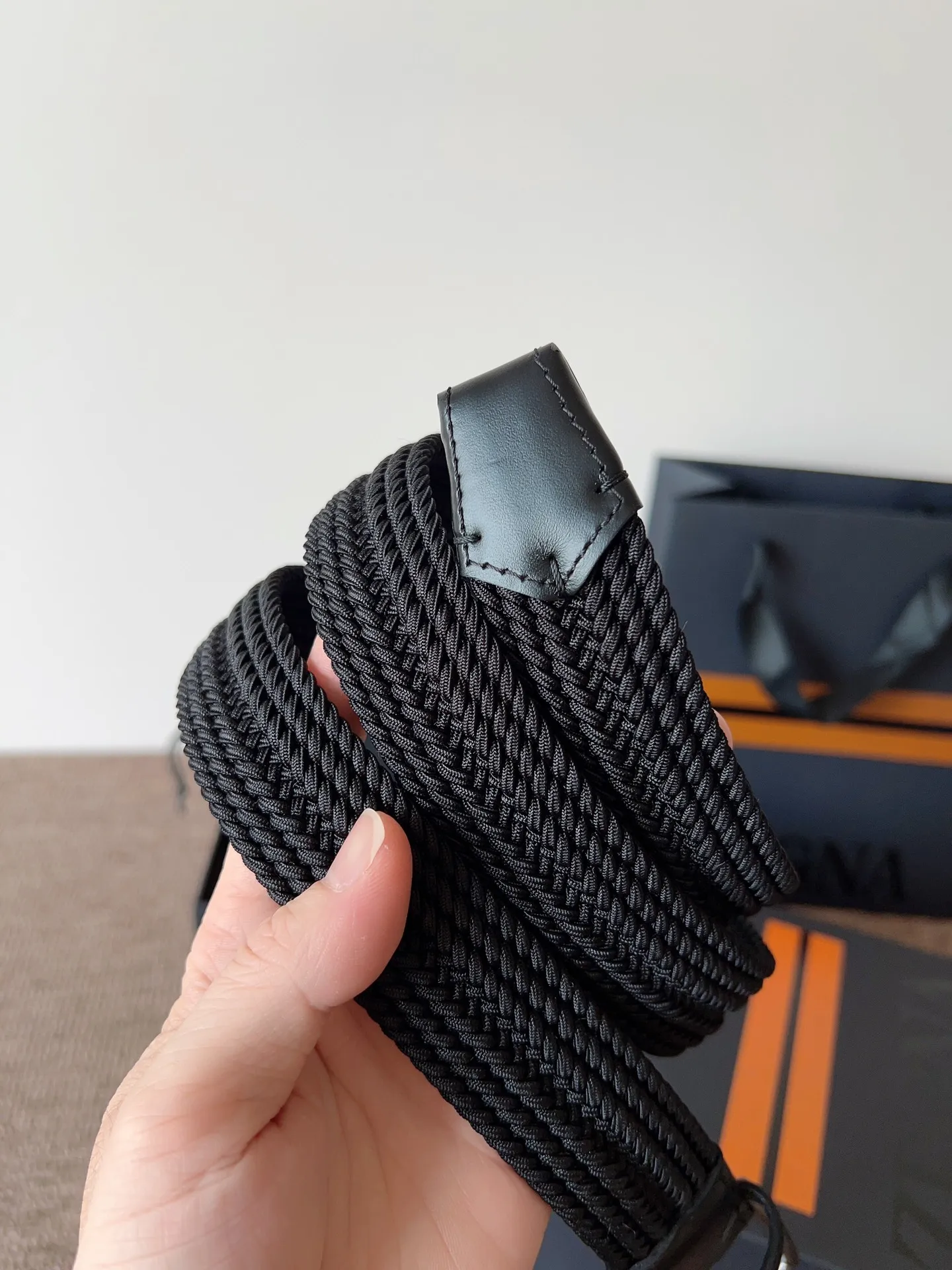 💰560💰Full package💰 💍Purchasing agent Zegna⚡️🌹25 spring and summer new men's woven belt! Original rayon and linen weaving, with up to 25 individual strands of high-elastic elastic inside, and a soft, silky outer layer that feels just like silk webbing. Its elasticity and breathability are several levels higher than ordinary cotton webbing. It’s the first choice for refreshing summer wear!