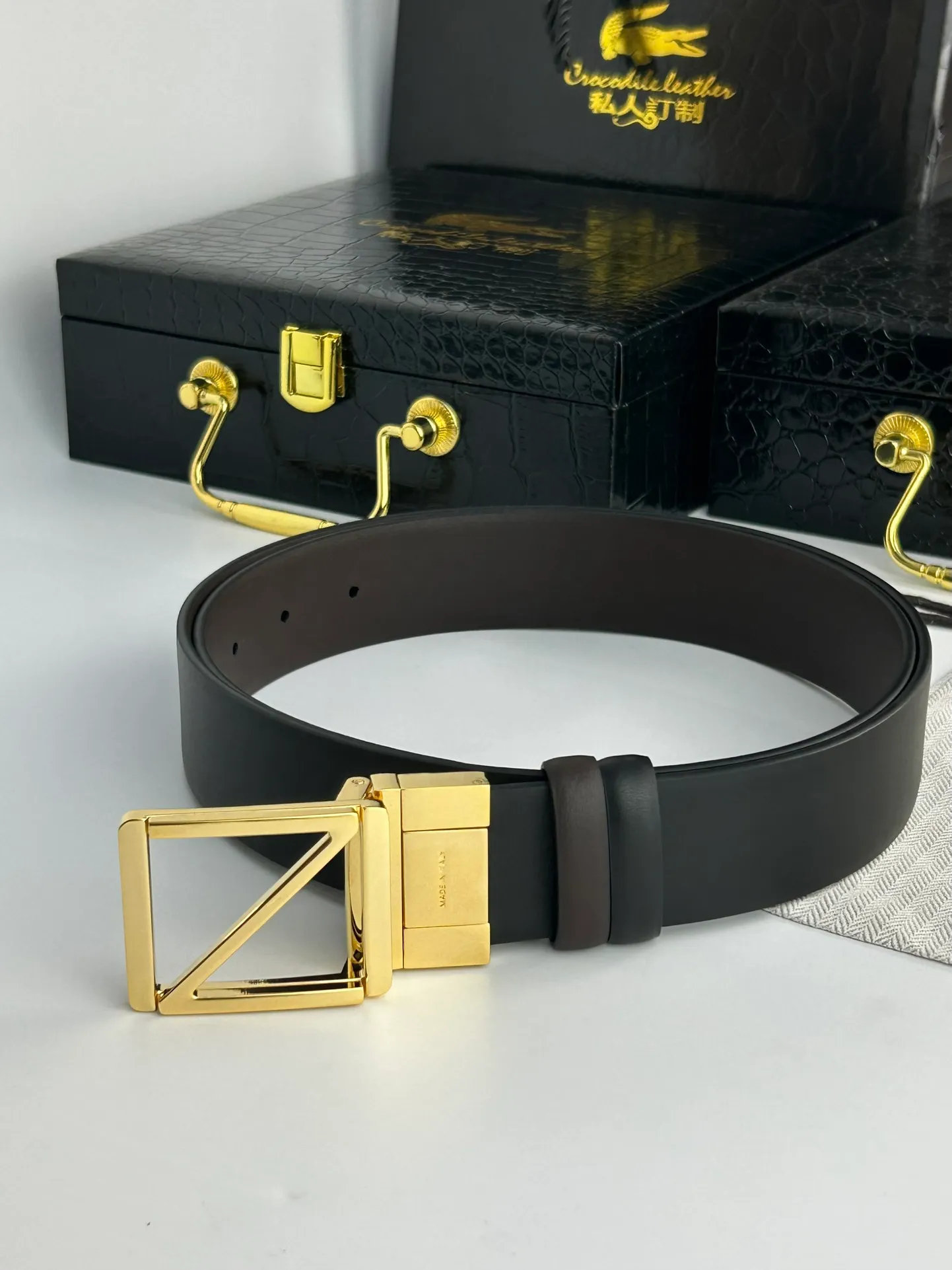 💰480💰Full package💰 💍Purchase level Zegna [Zegna] What is contemporary men's active style series, new and unique rotating Z-shaped buckle, with classic calfskin, black/coffee, double-sided, can be matched as you like, 3.5cm wide, a new concept of men's fashion.