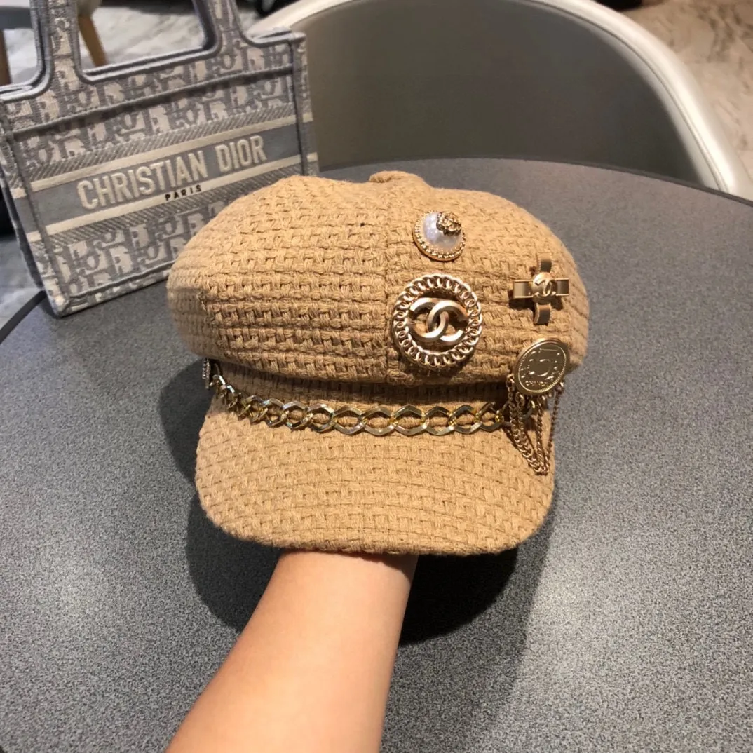 P170 CHANEL woolen octagonal military cap, made of heavy metal, a must-have for keeping warm in autumn and winter, versatile and fashionable, a must-have for goddesses!