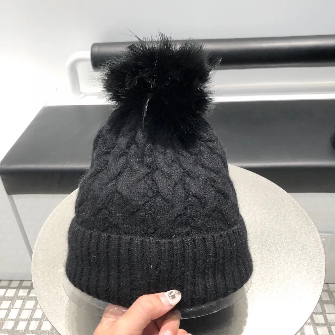 P150 Chanel CHANEL autumn and winter fox fur ball woolen hat for women in winter trendy versatile warm knitted hat