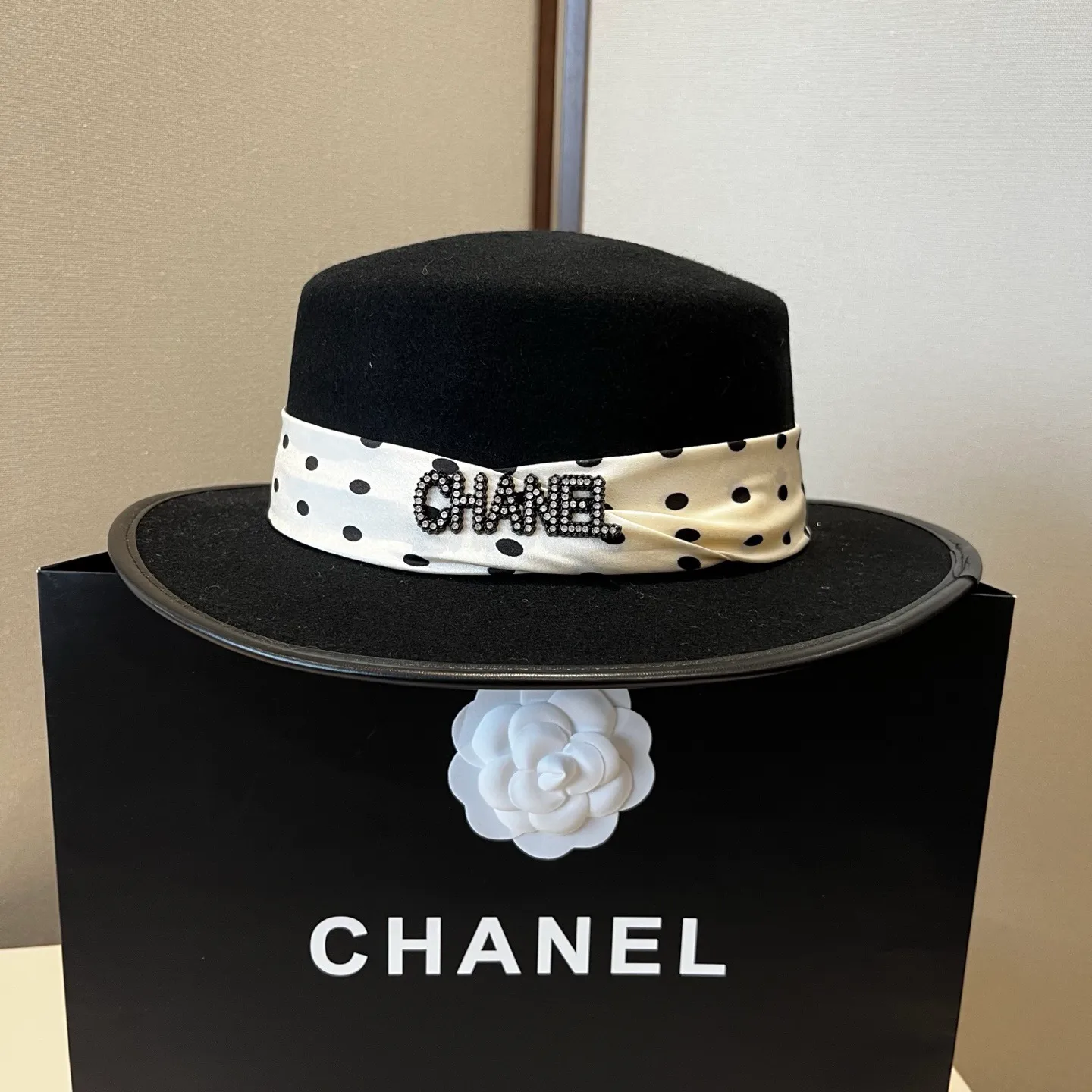 💰190¥ Chanel new wool top hat, flat top hat, 100% wool fabric 🦙%, head circumference 57cm