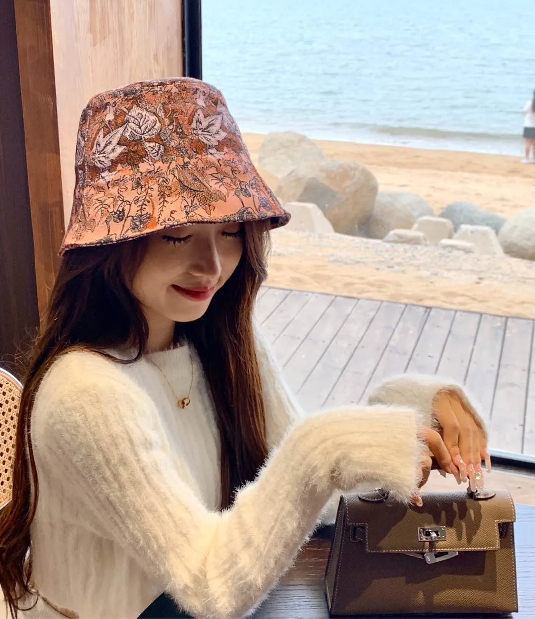 New arrival ꫛꫀꪝ ❥—— 🆕Dior printed fisherman hat in stock for early spring 🖤Head circumference 55～58cm 💫Exclusive printed hat 🔥Orange blue