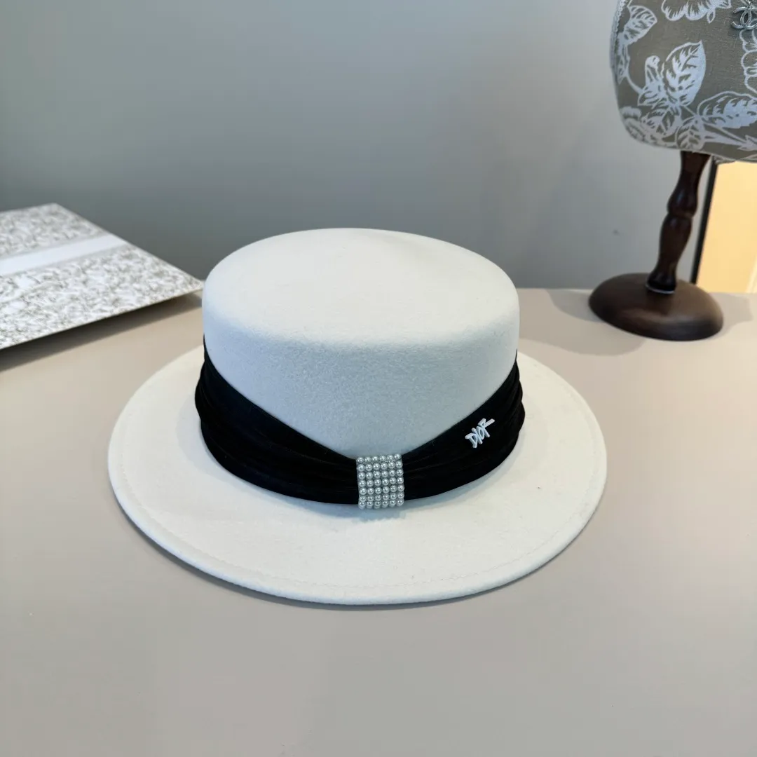 💰200¥ White Dior new wool top hat, flat top hat, 100% wool fabric 🦙%, head circumference 57cm