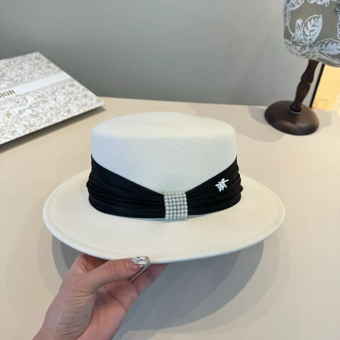 💰200¥ White Dior new wool top hat, flat top hat, 100% wool fabric 🦙%, head circumference 57cm