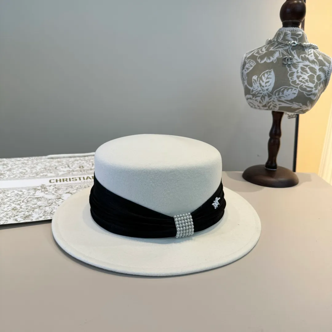 💰200¥ White Dior new wool top hat, flat top hat, 100% wool fabric 🦙%, head circumference 57cm