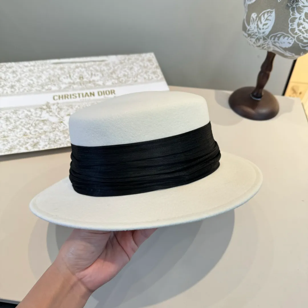 💰200¥ White Dior new wool top hat, flat top hat, 100% wool fabric 🦙%, head circumference 57cm