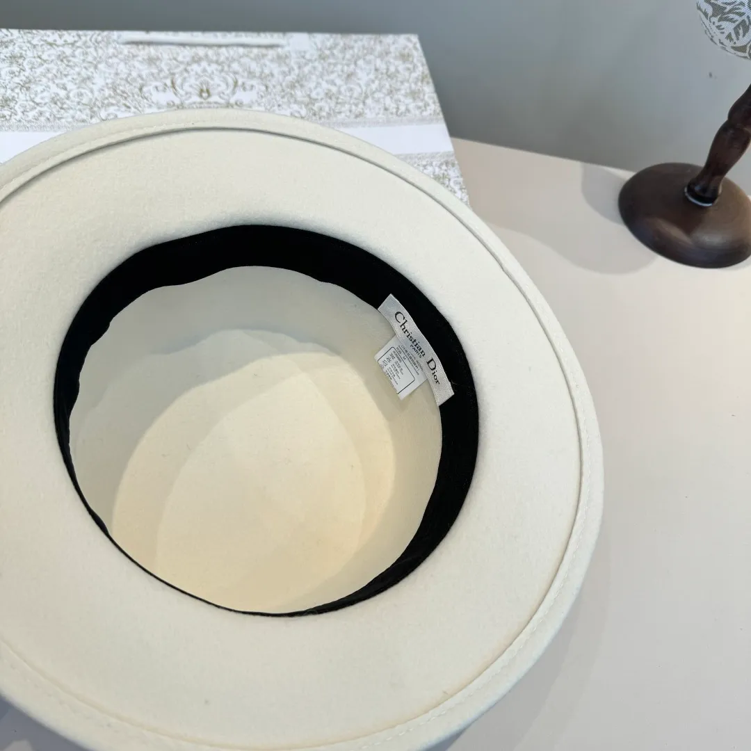 💰200¥ White Dior new wool top hat, flat top hat, 100% wool fabric 🦙%, head circumference 57cm