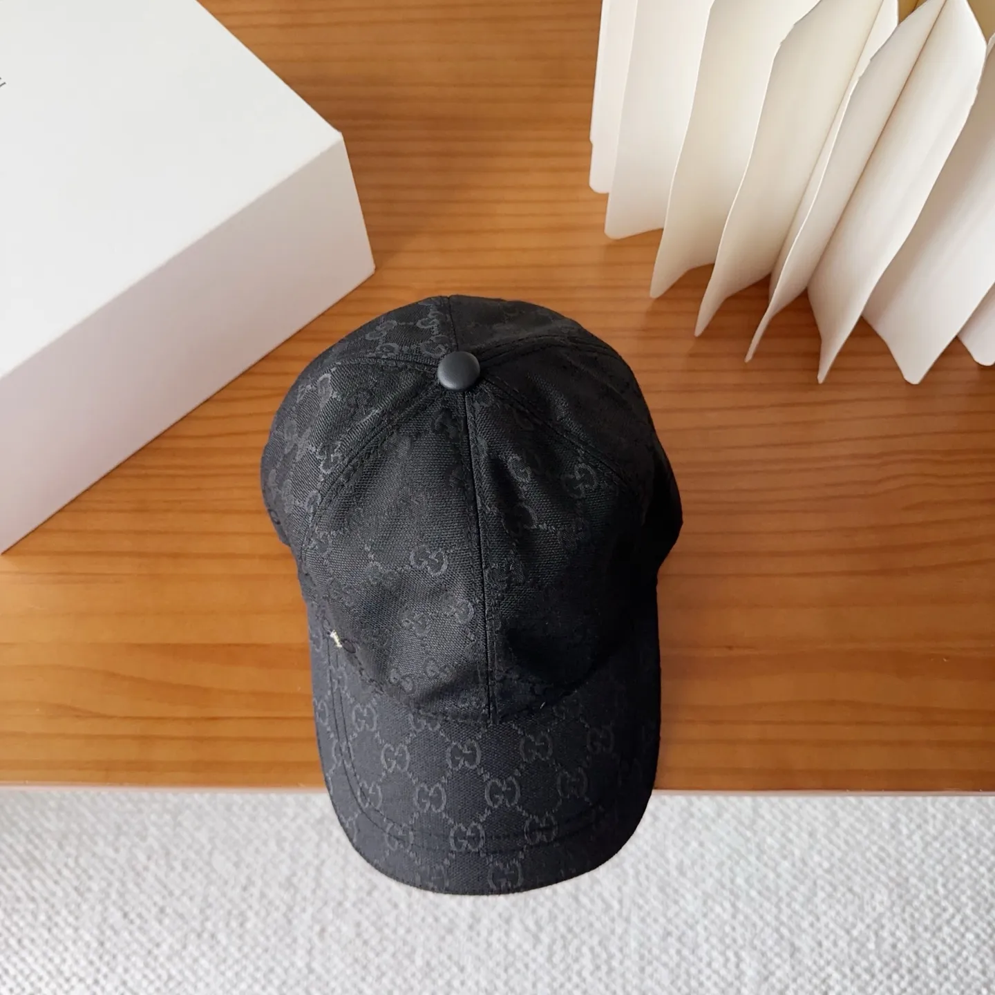 💰60 GUCCI simple baseball cap, very trendy! Casual and sports style, classic production, super easy to match!
