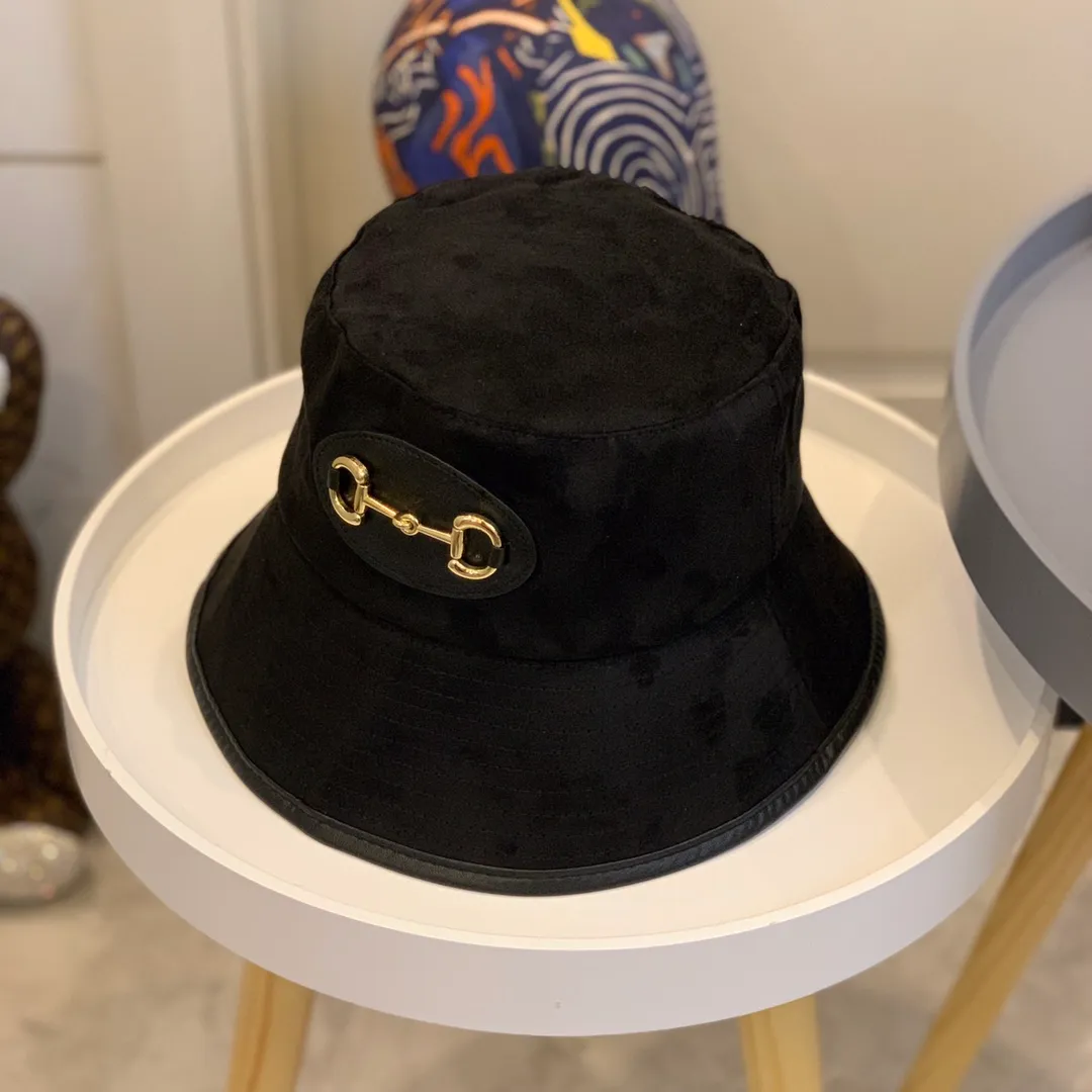 P90 GUCCI Gucci's new presbyopic lock buckle leather-trimmed fisherman's hat. Classic and fashionable presbyopic, attractive 👀 shape, large brim fisherman's face, sunshade is also a good choice! Head circumference:58cm