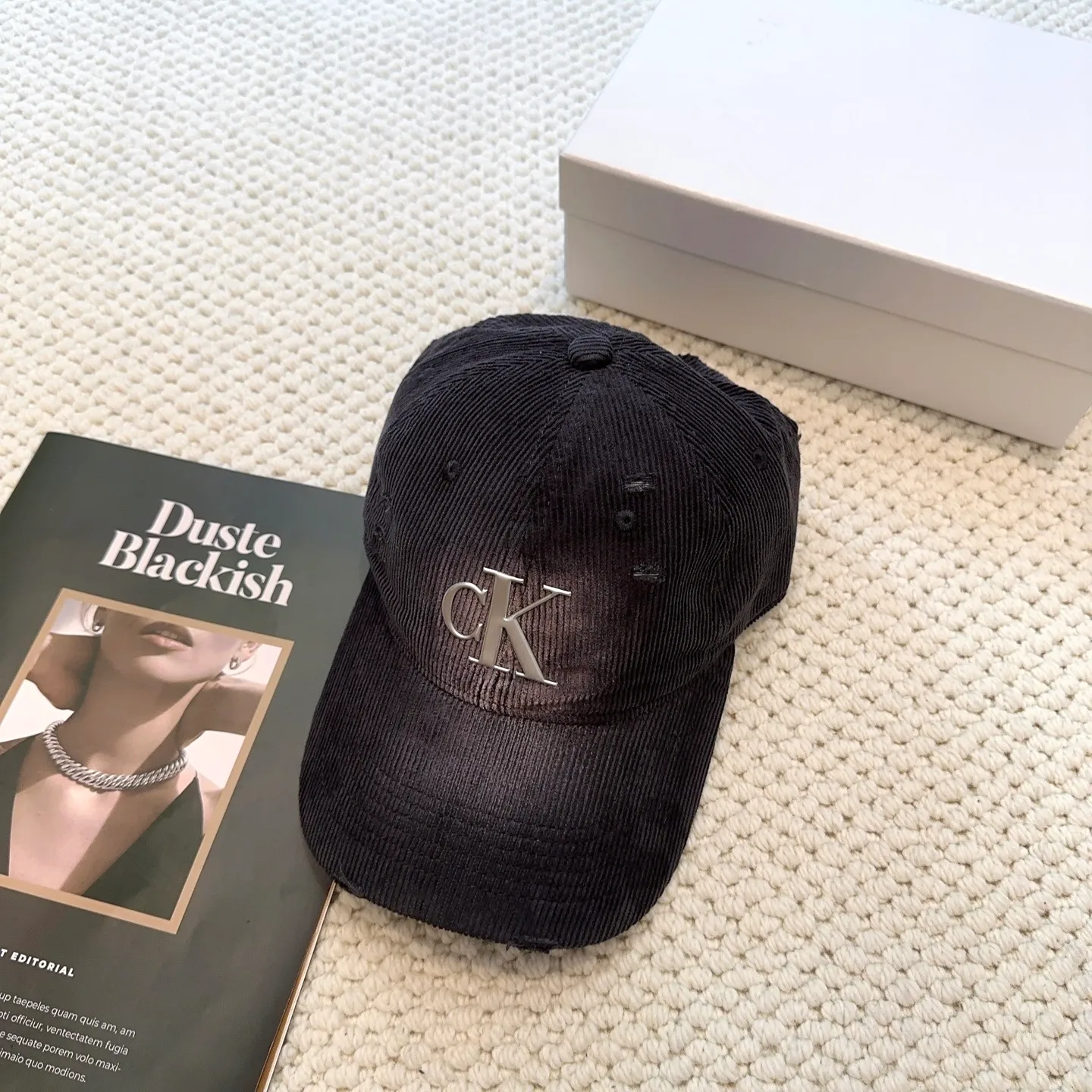 P60 Calvin Klein, CK logo autumn and winter new baseball cap, recommended by Xiaohongshu, fashionable and versatile, a favorite of many celebrities, very explosive, very popular, very good-looking