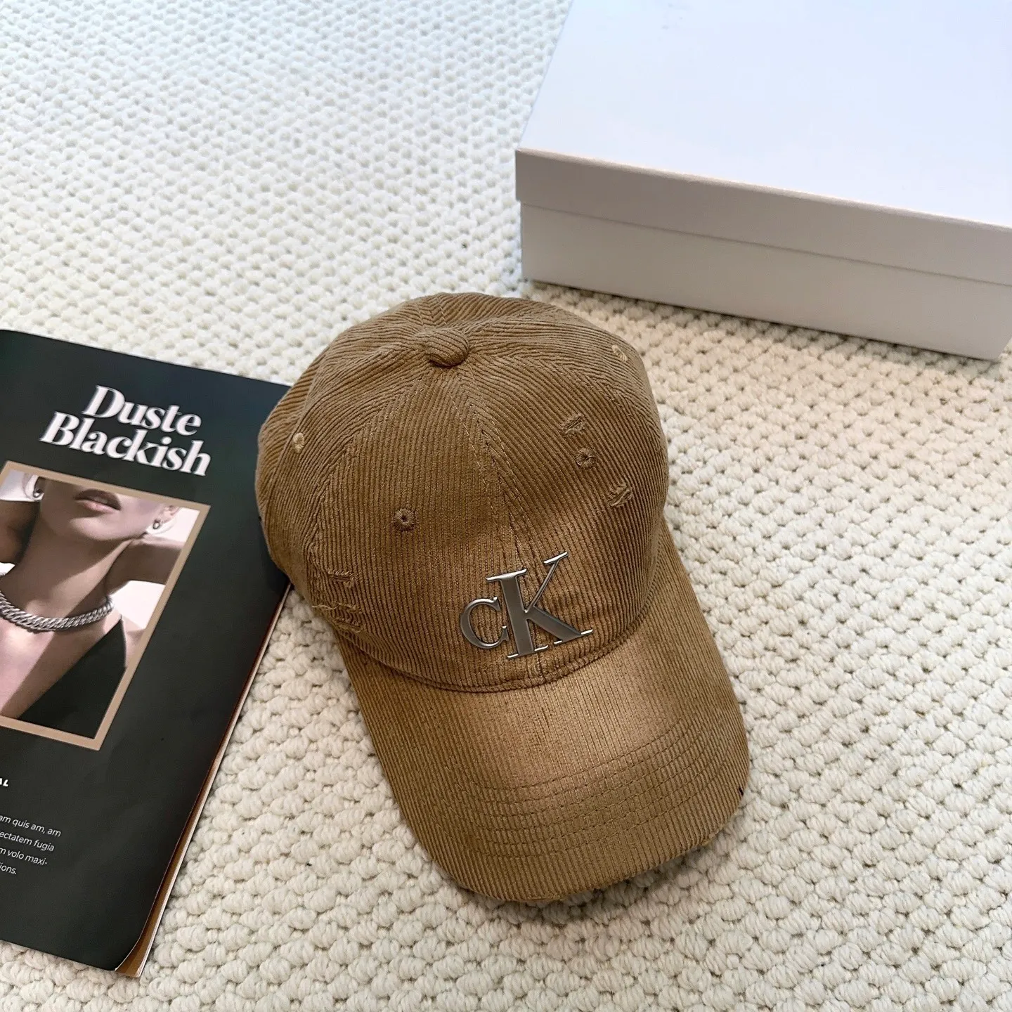 P60 Calvin Klein, CK logo autumn and winter new baseball cap, recommended by Xiaohongshu, fashionable and versatile, a favorite of many celebrities, very explosive, very popular, very good-looking