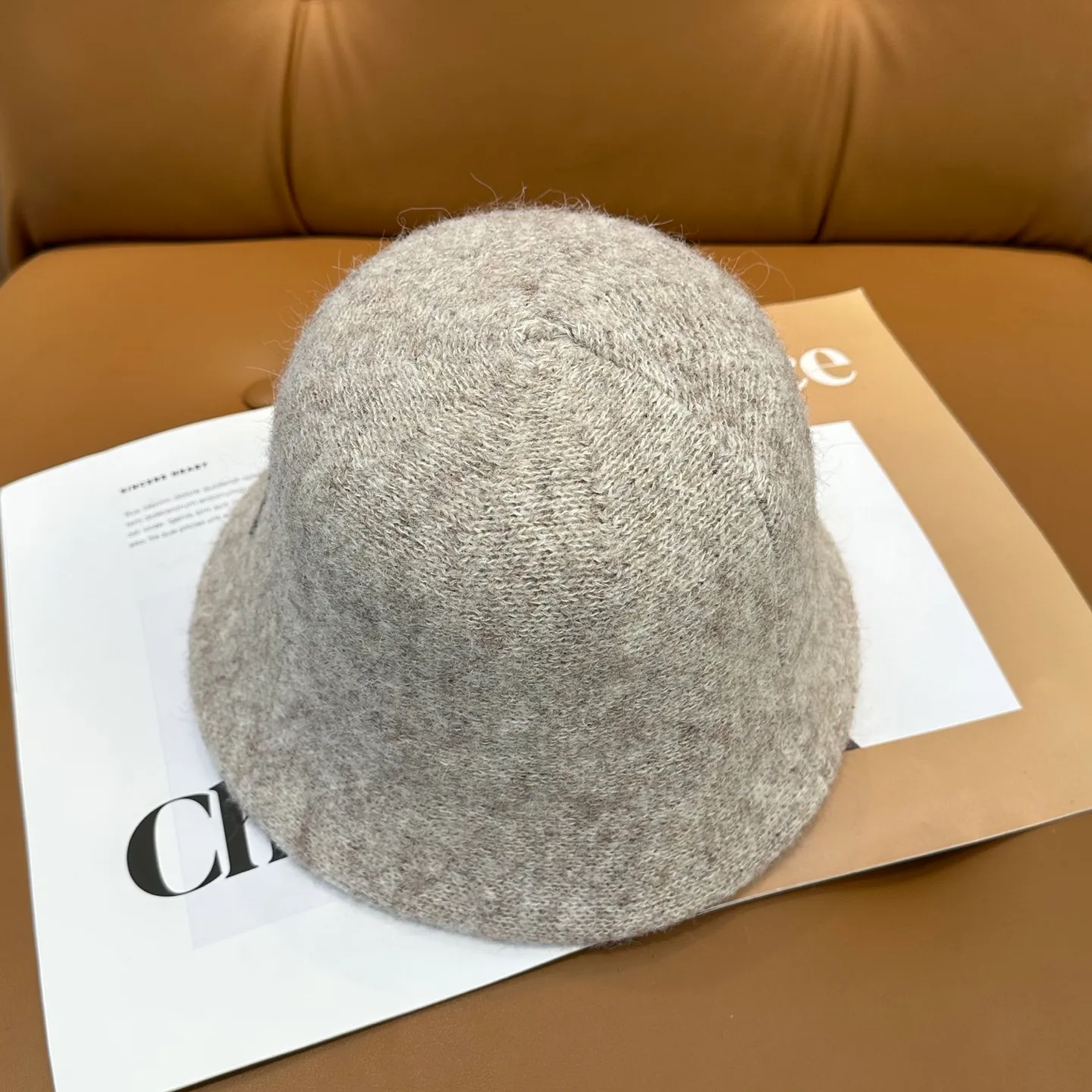 P66 💛Luo Yiwei's new autumn and winter style wool cashmere bucket hat, 🔆temperament goddess style ~ a must-have for going out on the street
