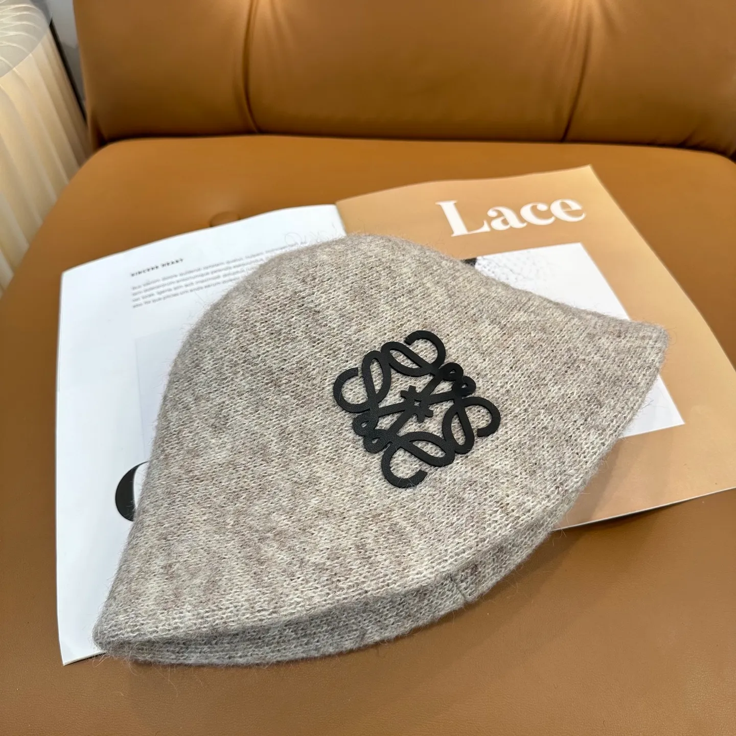 P66 💛Luo Yiwei's new autumn and winter style wool cashmere bucket hat, 🔆temperament goddess style ~ a must-have for going out on the street