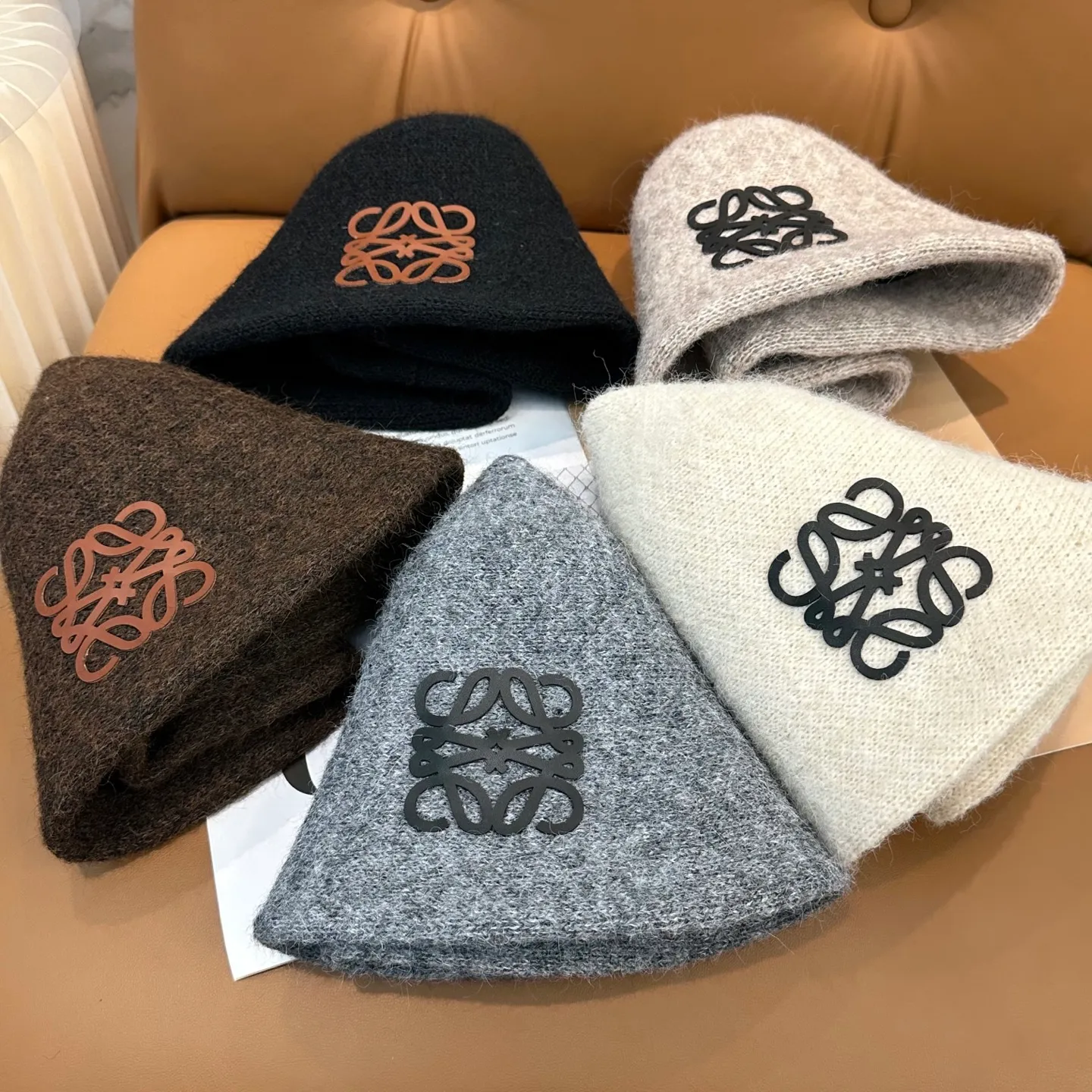 P66 💛Luo Yiwei's new autumn and winter style wool cashmere bucket hat, 🔆temperament goddess style ~ a must-have for going out on the street