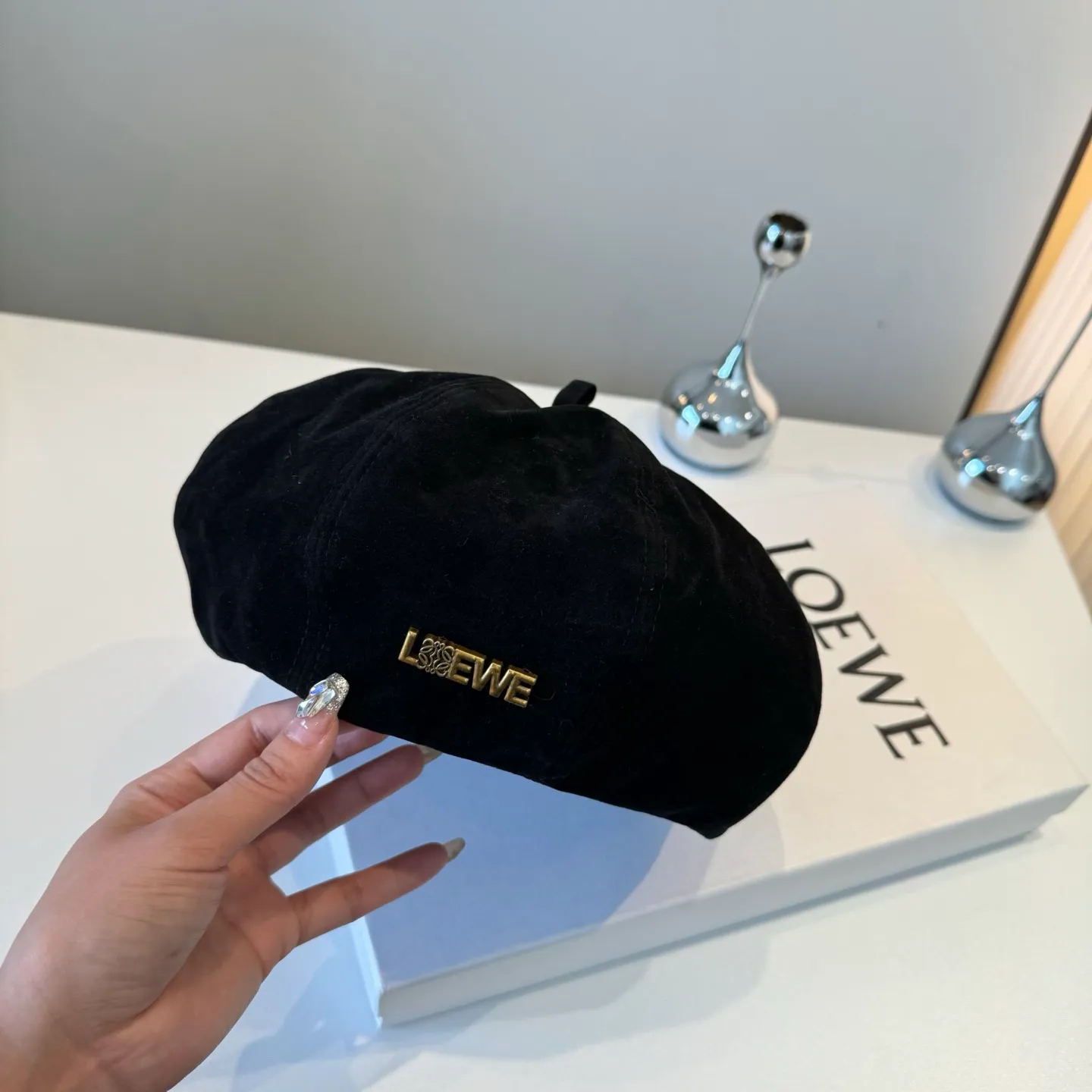 💰100¥ Loewe's new corduroy beret, painter's hat, head circumference 57cm