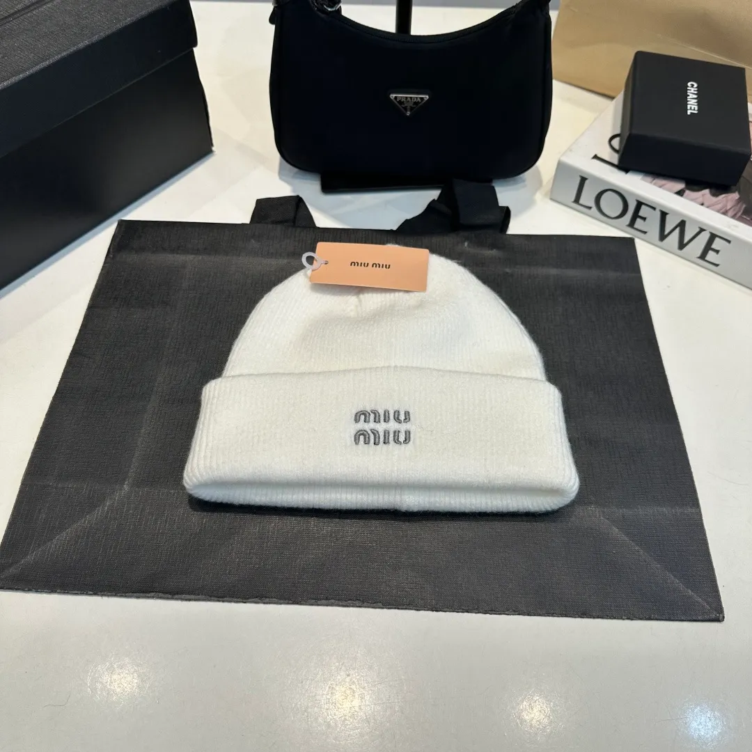 P60 miumiu new autumn and winter woolen hat