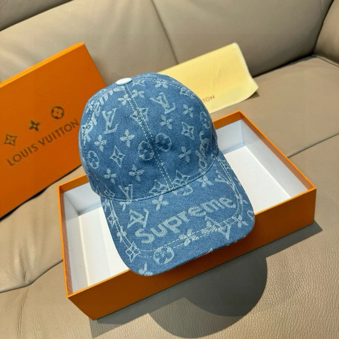 Batch 90, LV*supreme cooperation model, popular original baseball cap, 1:1 mold customization, original jacquard denim fabric + first layer of cowhide, meticulous and perfect workmanship, excellent quality, basic head circumference 56, adjustable patches.