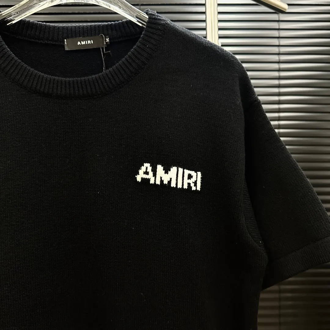 P230 Style: AMIRI foam flocking short sleeves Size: S-XXL Fabric: Wool blend Accessories: Full set of customized original accessories No gender distinction, same style for men and women