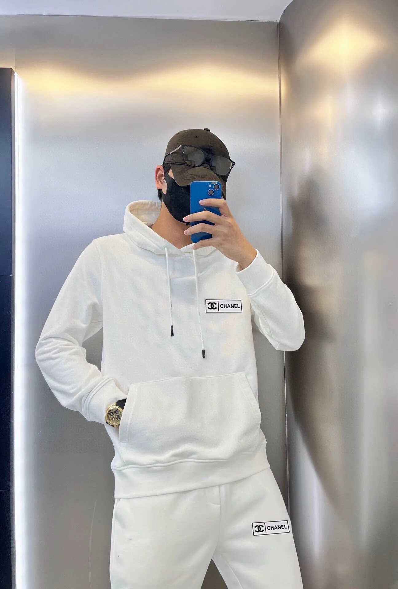 🅿️400 Direct Order [CHANEL Chanel] (Fat People’s Gospel) hot-selling suit is coming. Focus on the original version of the official website. 2025 new hot-selling sweatshirt suit. The original order is the best. 🇭🇰The meticulous work of top designers. Just for a fitting and perfect upper body effect. 100% natural high-quality Roman cotton, close-fitting comfort, noble and elegant! Original hardware embodies elegance and nobility! Counter size: M-5XL (maximum wear up to 220 pounds)
